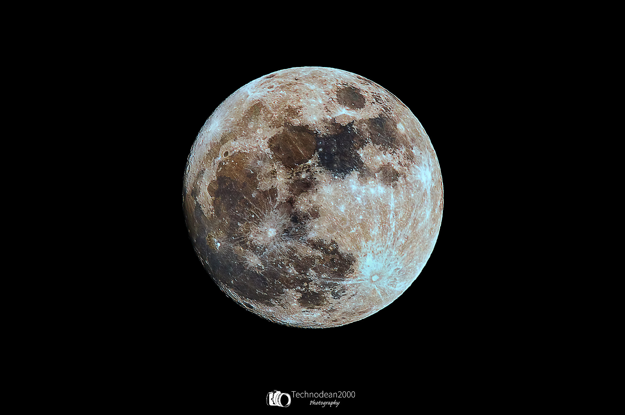 Sigma 150-600mm F5-6.3 DG OS HSM | C sample photo. The moon photography