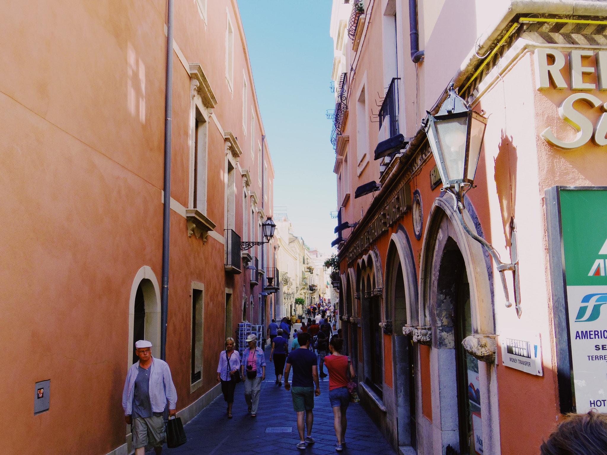 Pentax Q10 sample photo. Italian alley photography