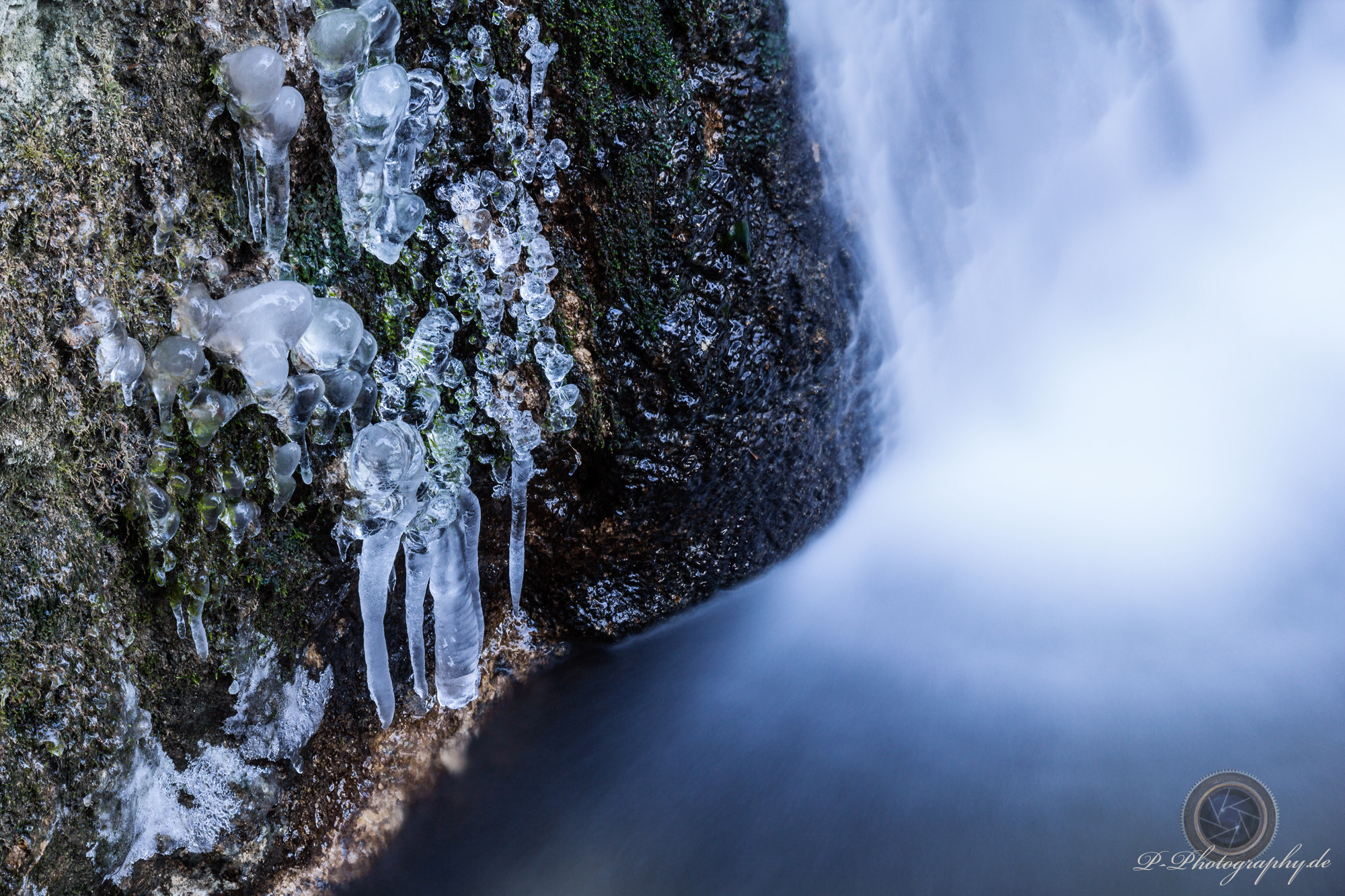 Canon EF-S 55-250mm F4-5.6 IS sample photo. Ice_cold photography