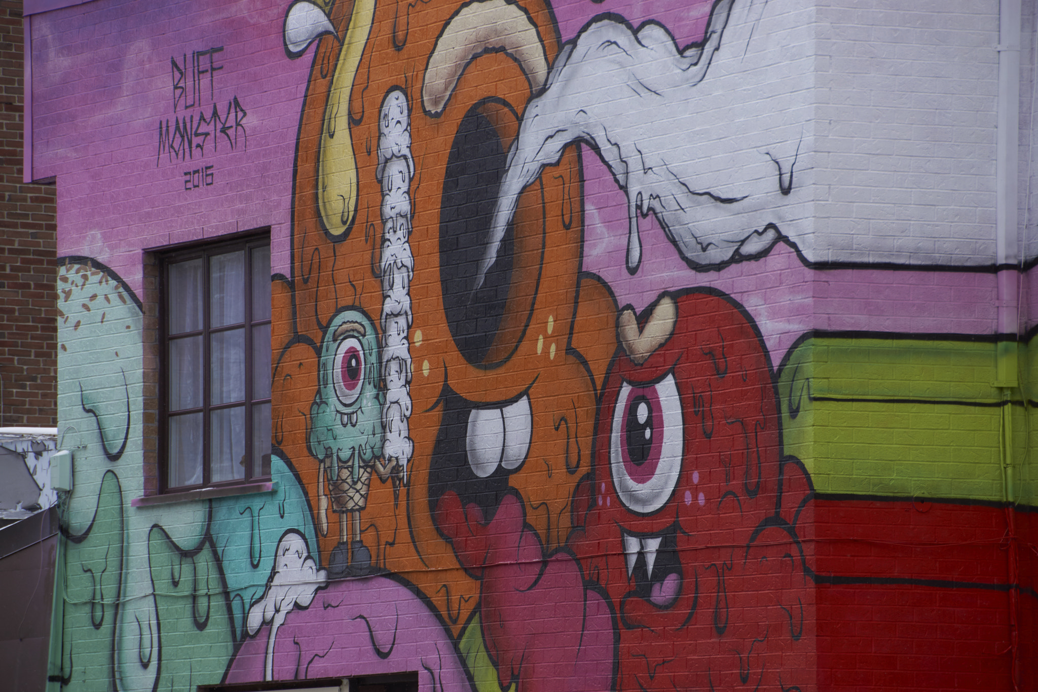 DT 18-270mm F3.5-6.3 SSM sample photo. Graffiti in #montreal photography