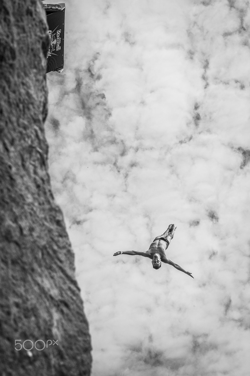 Nikon D5 sample photo. Blake aldridge at the red bull cliff diving photography