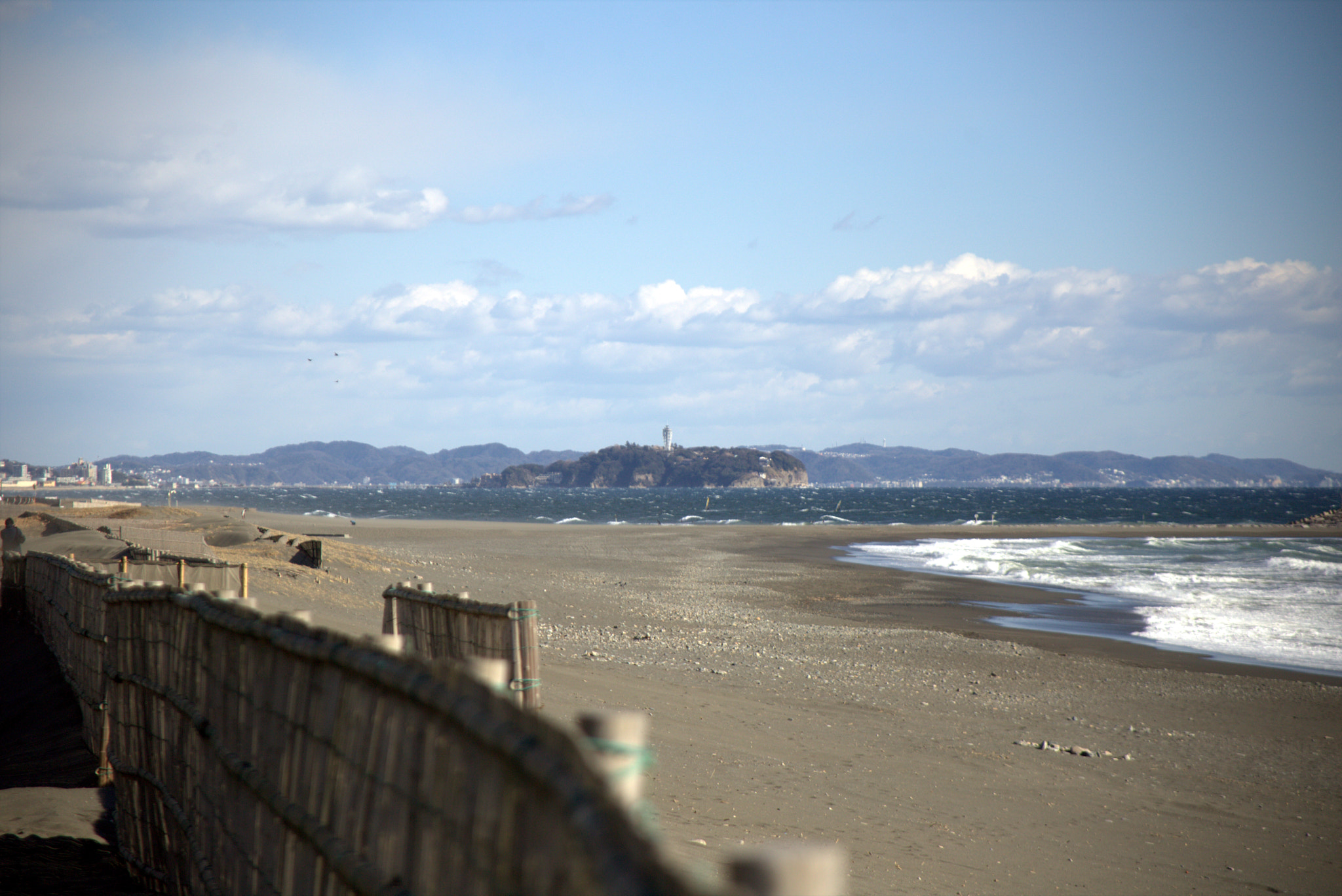 Canon EF 28-105mm f/3.5-4.5 USM sample photo. Enoshima island from chigasaki beach photography