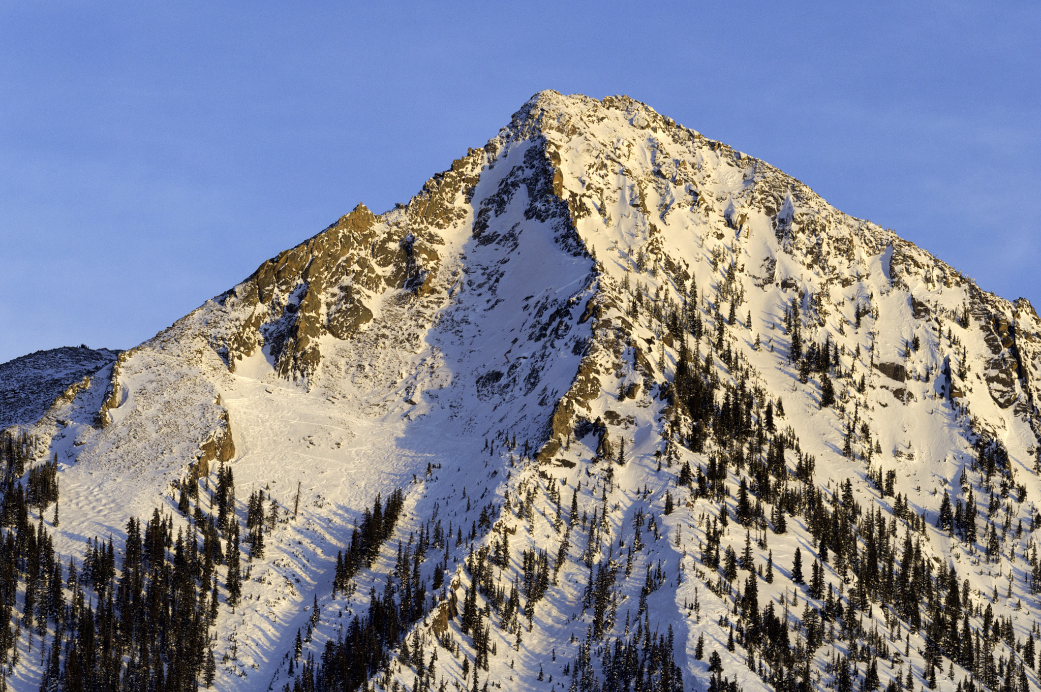 Nikon AF-S Nikkor 70-200mm F4G ED VR sample photo. Rocky mountain photography
