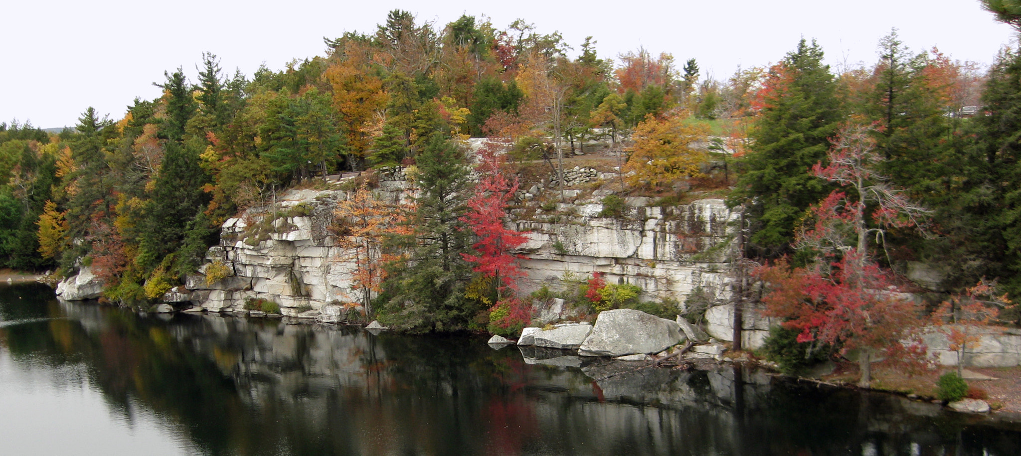 Canon PowerShot SD1100 IS (Digital IXUS 80 IS / IXY Digital 20 IS) sample photo. Catskills lake photography