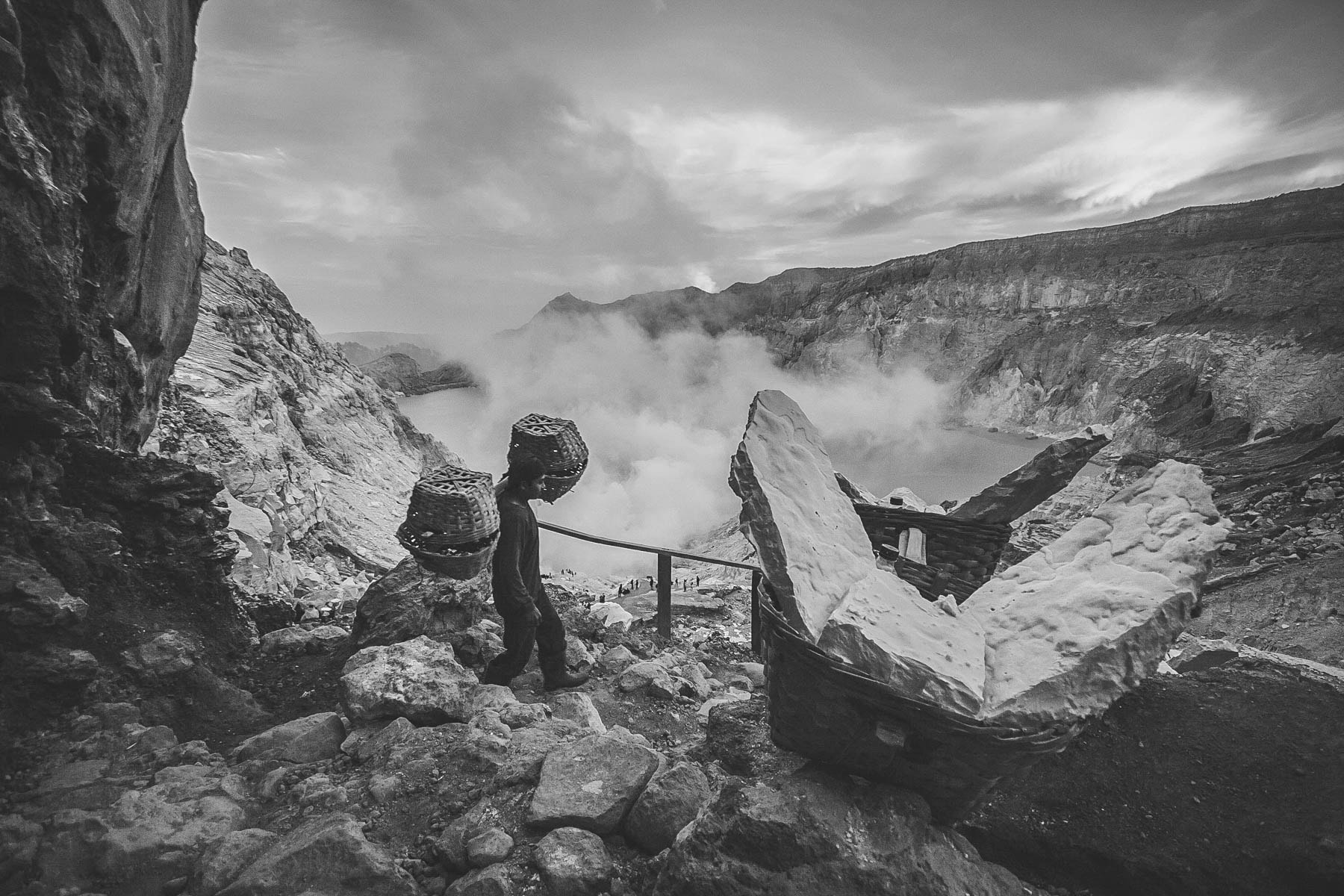 Sigma 10-20mm F4-5.6 EX DC HSM sample photo. Ijen blue fire photography