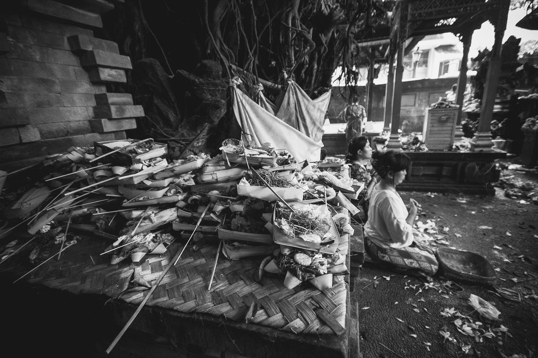 Sigma 10-20mm F4-5.6 EX DC HSM sample photo. Human tradition photography