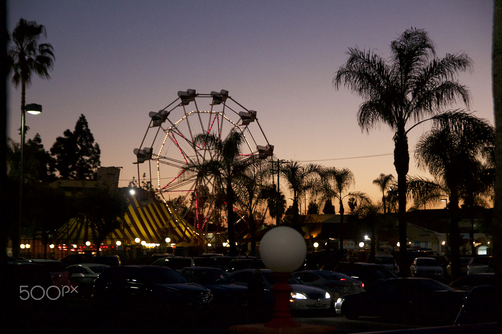 Canon EOS 550D (EOS Rebel T2i / EOS Kiss X4) sample photo. Carnival at dusk photography