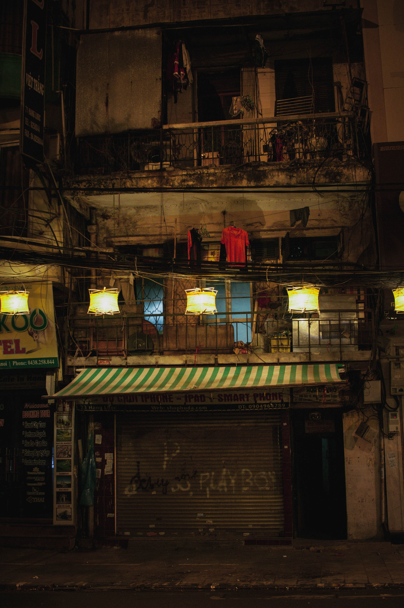 Sigma 30mm F1.4 EX DC HSM sample photo. Maison dans la nuit photography
