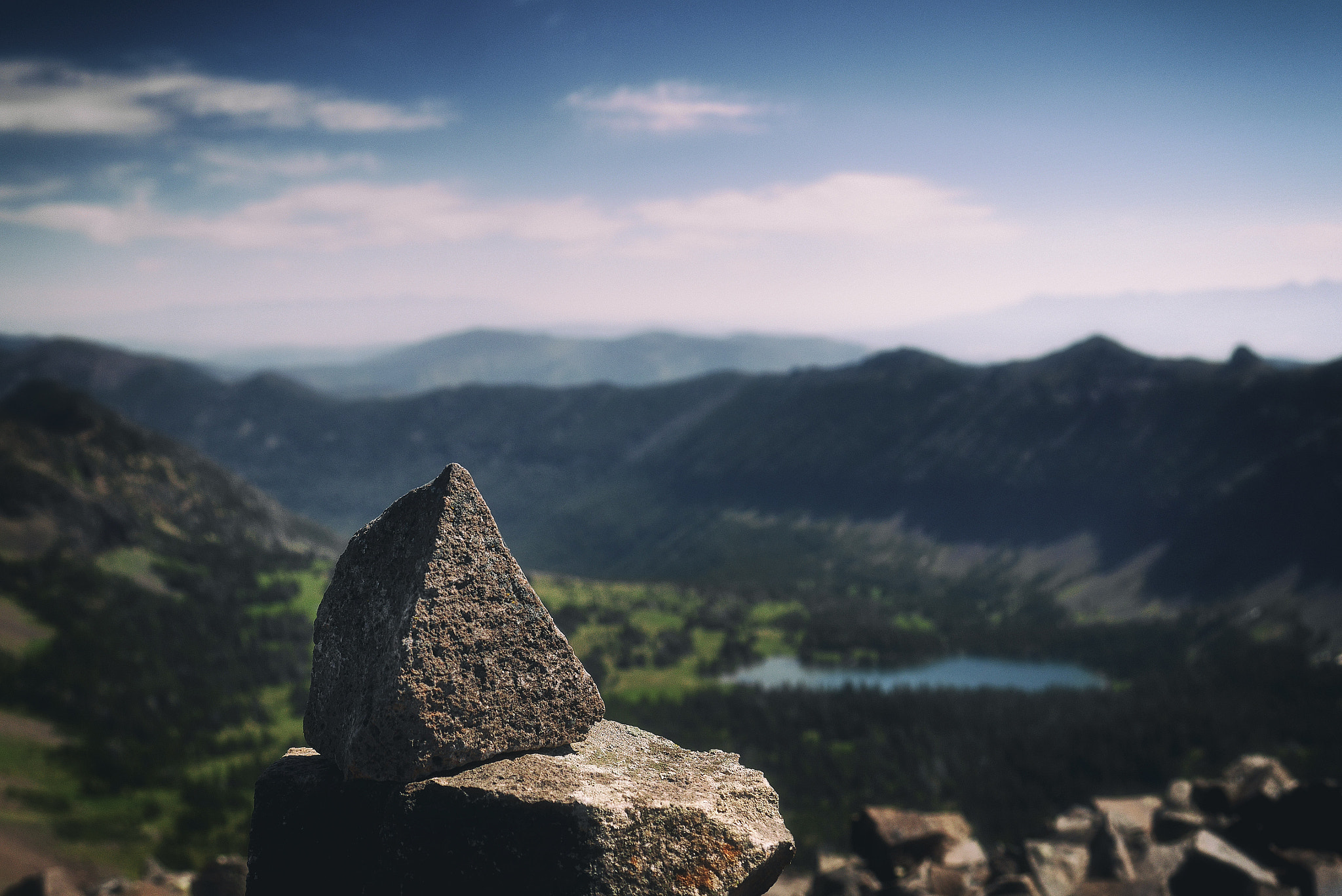 Panasonic Lumix DMC-GX7 sample photo. Outlook mountain over emarld lake photography