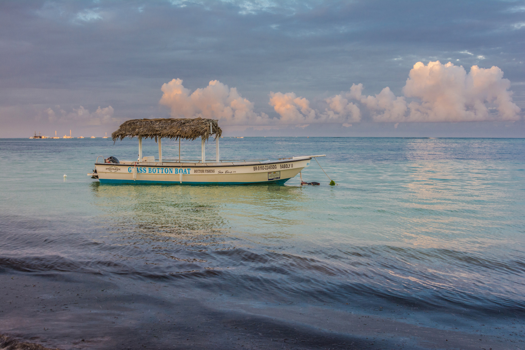 Nikon AF Nikkor 24-85mm F2.8-4D IF sample photo. A lonely boat photography