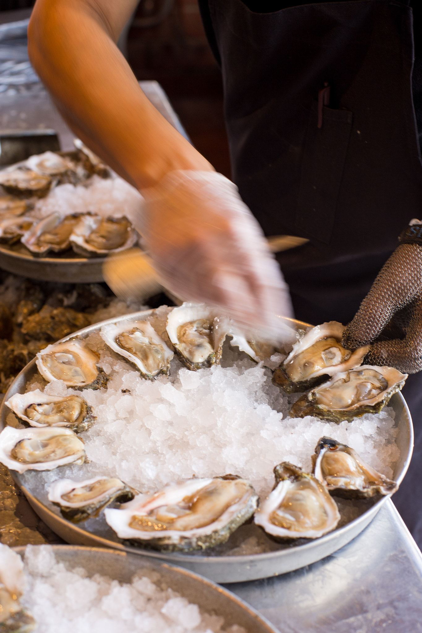ZEISS Planar T* 50mm F1.4 sample photo. Fresh shucked oysters on the half shell photography