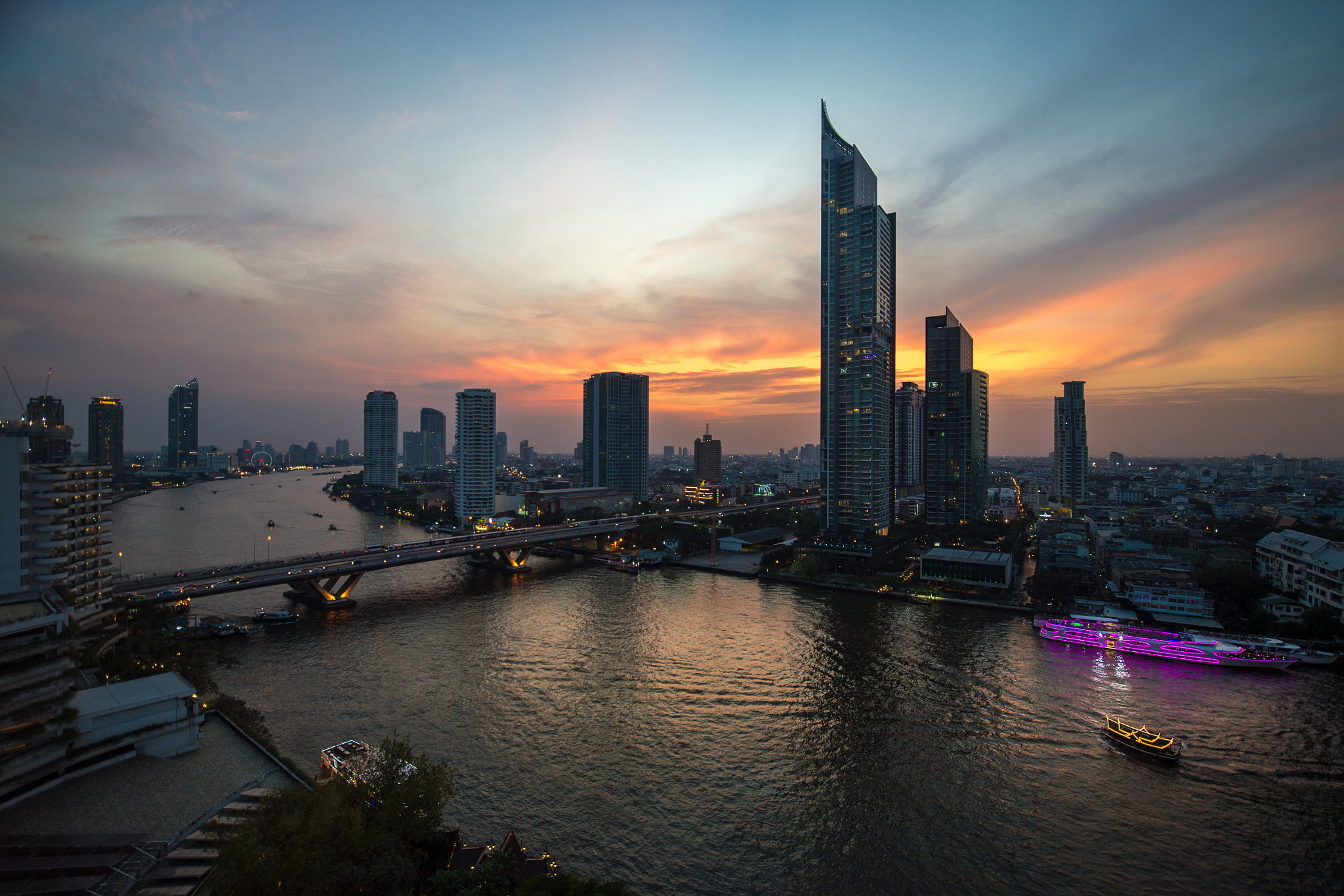 Nikon D4 sample photo. Sunset mood over bangkok photography