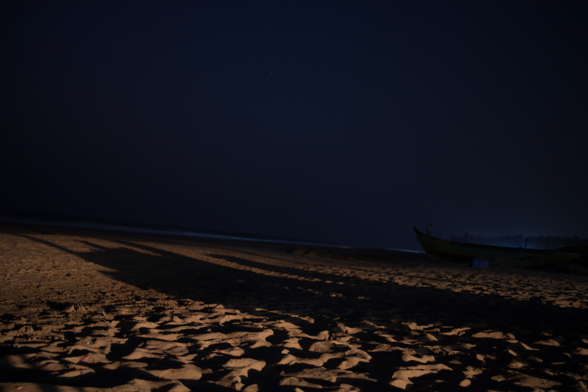 Canon EF 28-80mm f/3.5-5.6 USM sample photo. Waiting photography