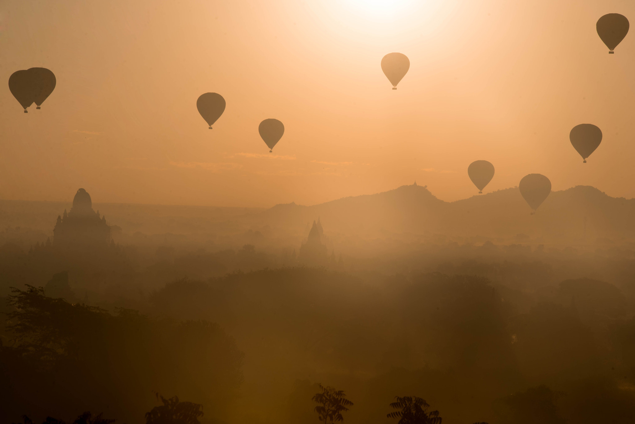 Nikon AF-Nikkor 80-200mm F2.8D ED sample photo. Balloons sunrise photography
