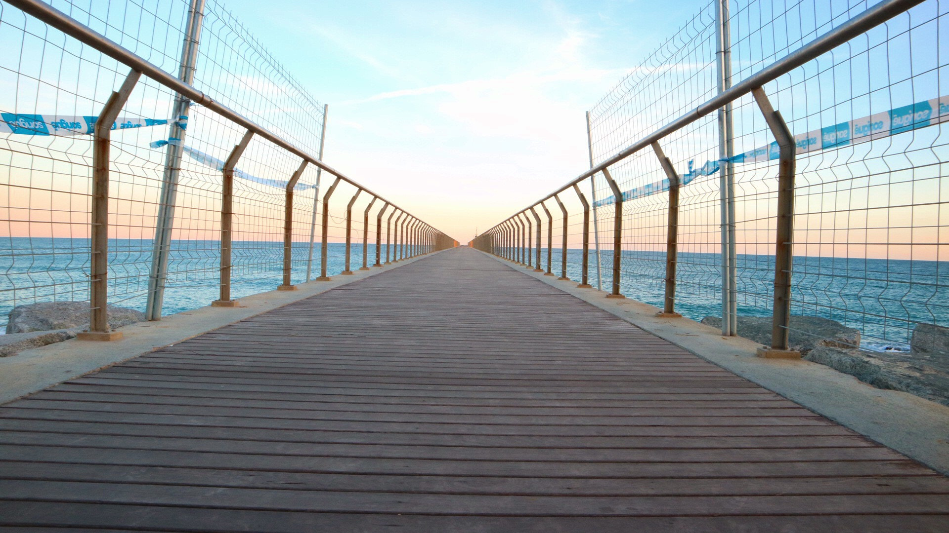 Canon EOS M3 sample photo. Vanishing point photography