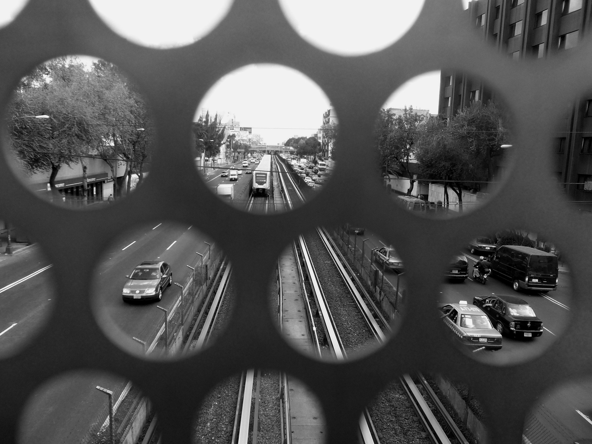 Samsung ES73 / VLUU ES73 /  SL605 sample photo. Tlalpan avenue (2015) photography