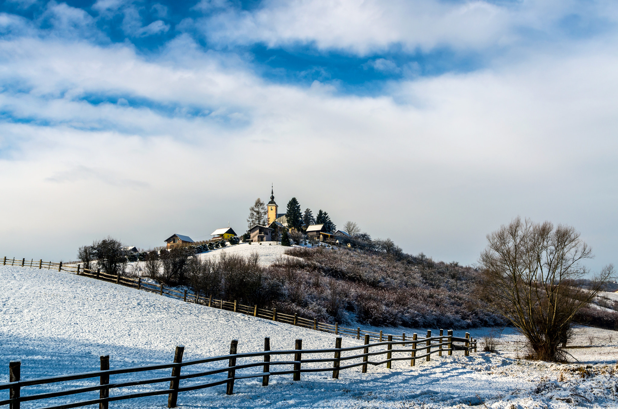 Pentax K-5 II + Pentax smc DA 18-55mm F3.5-5.6 AL WR sample photo. Hill photography