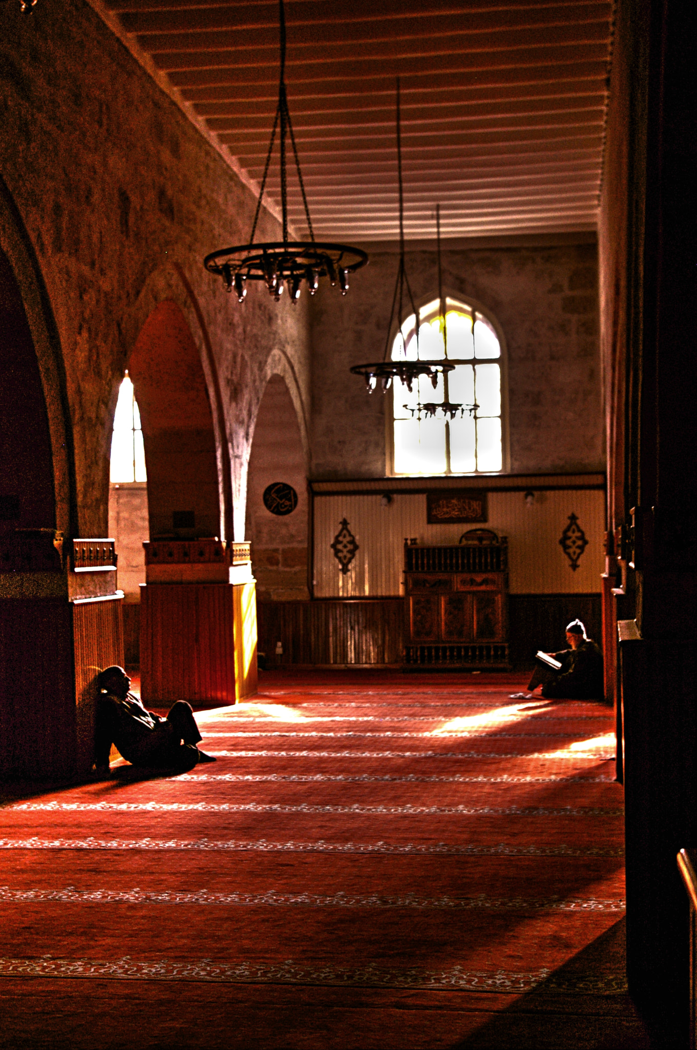 Pentax K100D Super sample photo. Sivas great mosque "listening" photography