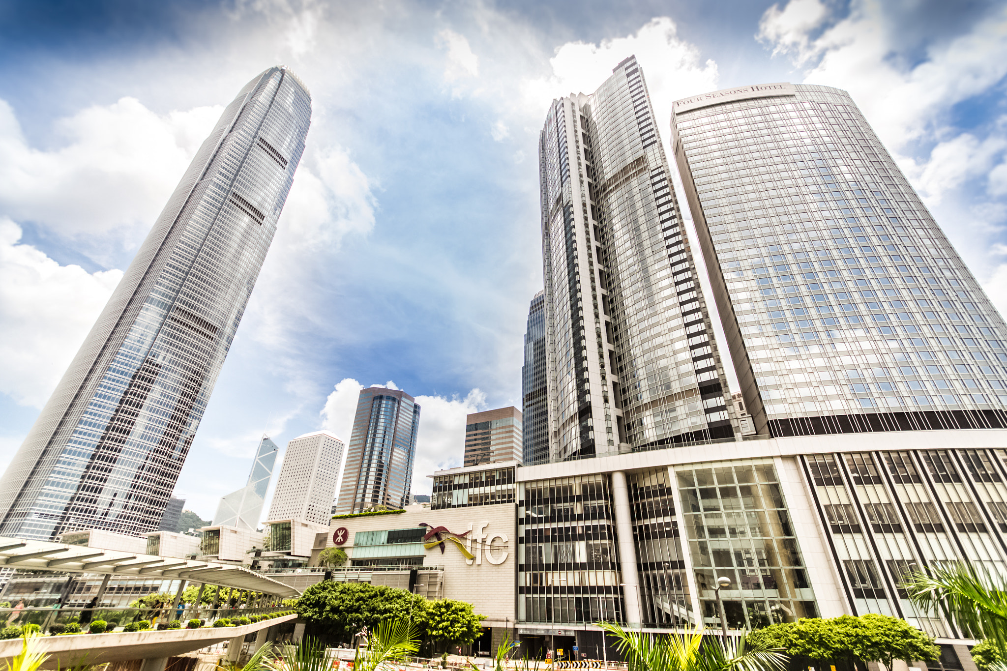 Sigma 10-20mm F4-5.6 EX DC HSM sample photo. Streets of central hong kong photography