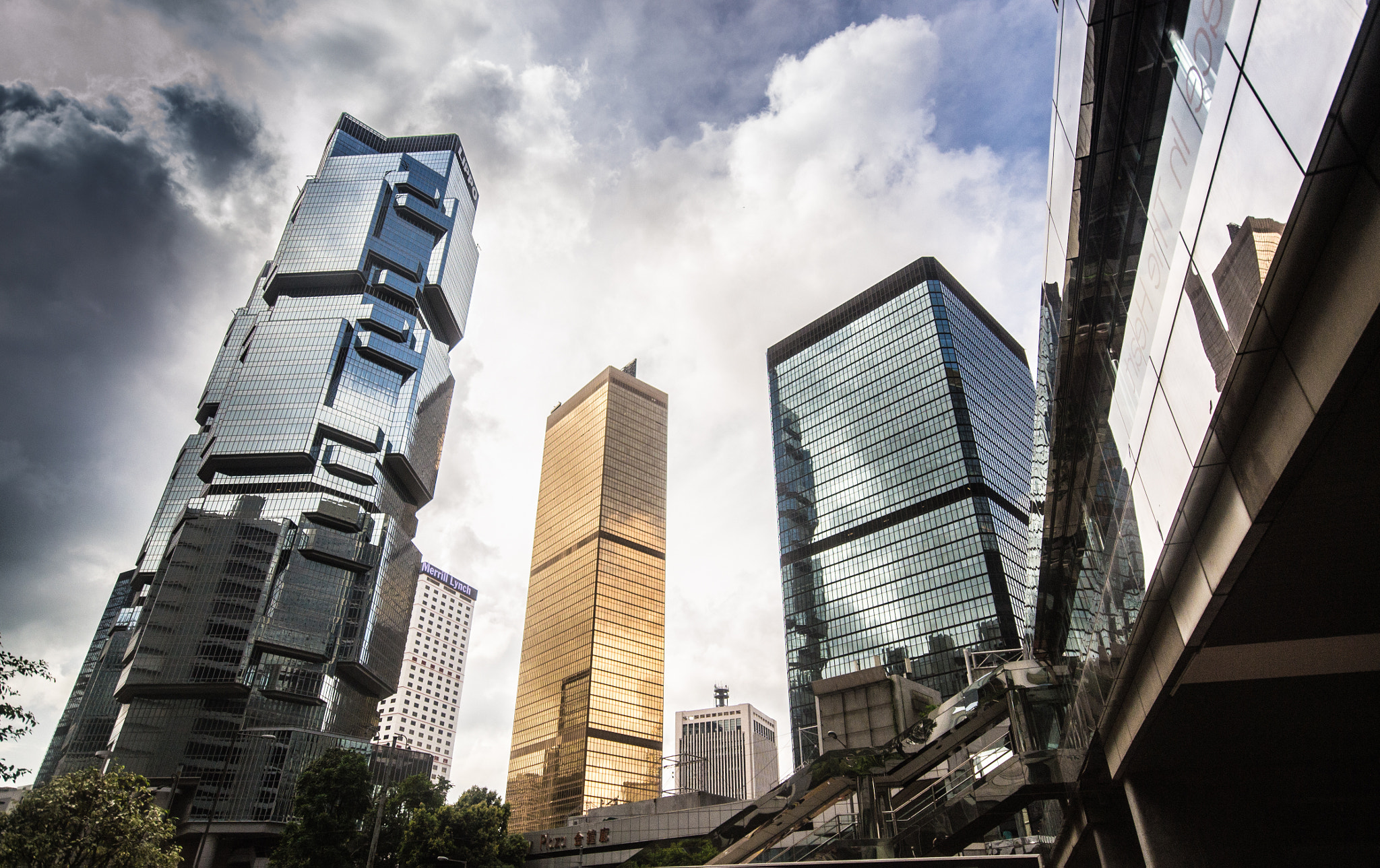 Sigma 10-20mm F4-5.6 EX DC HSM sample photo. Streets of central hong kong photography