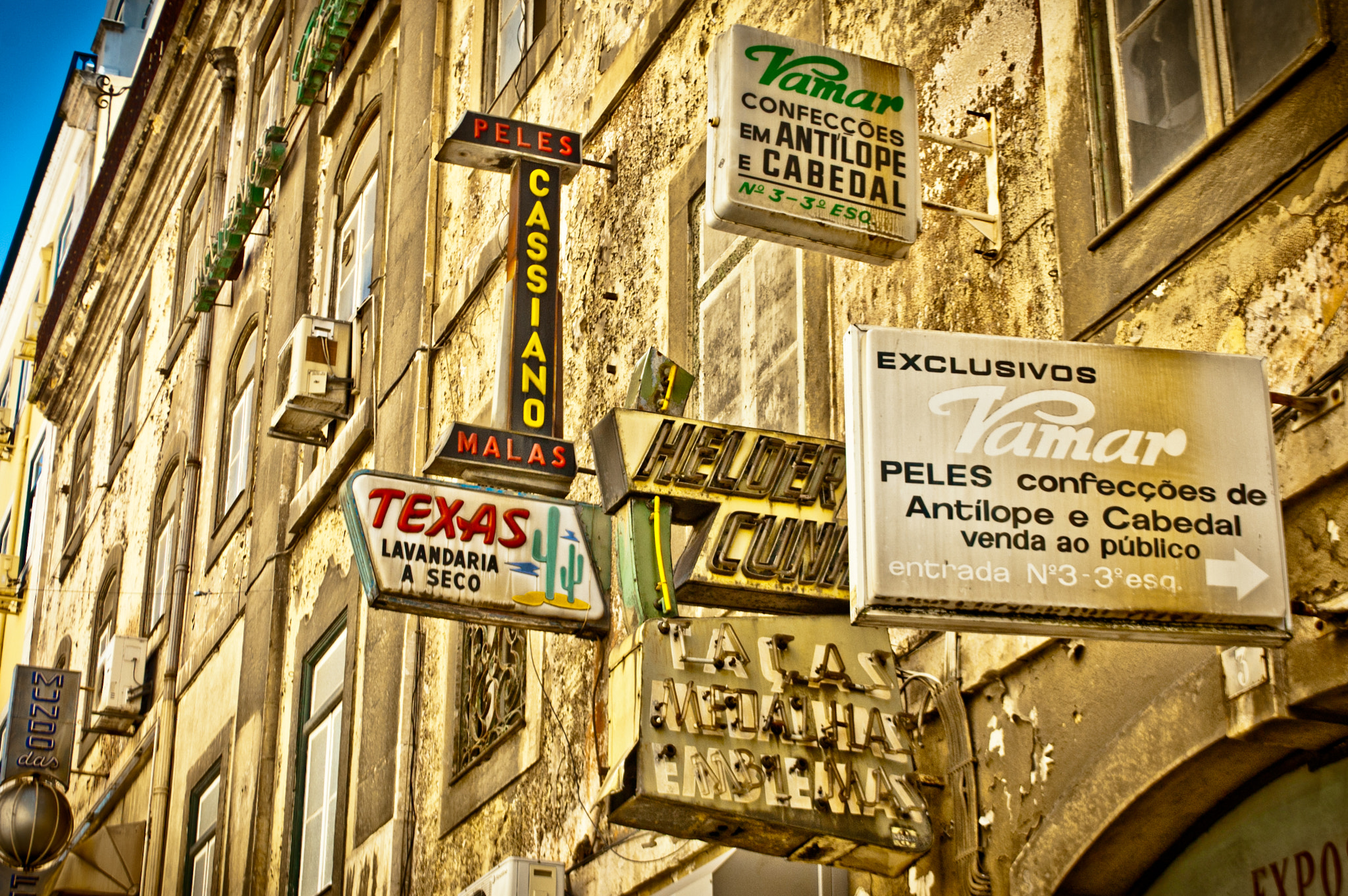 Nikon D40 sample photo. Ruas de lisboa photography