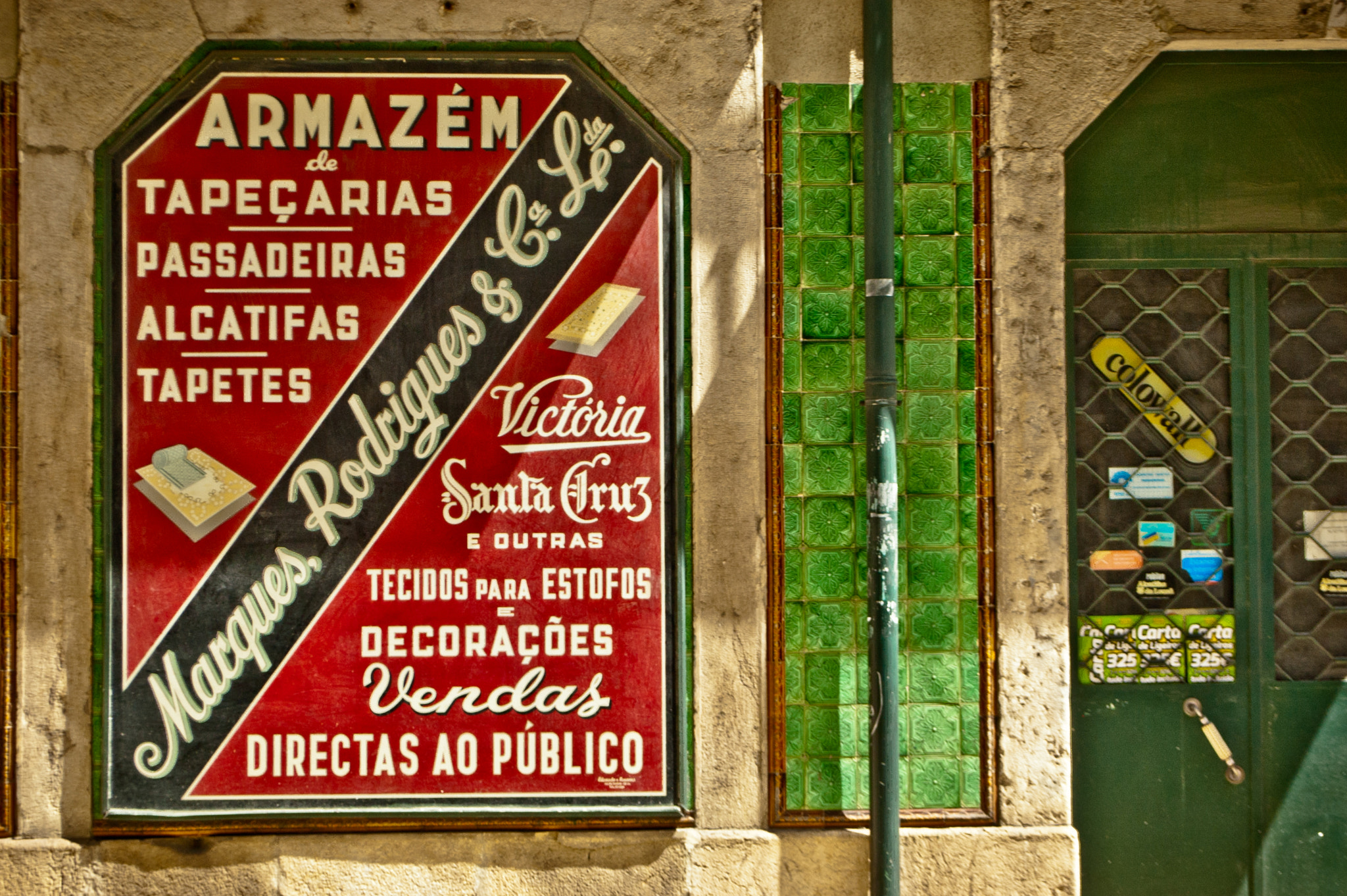 Nikon D40 sample photo. Ruas de lisboa photography