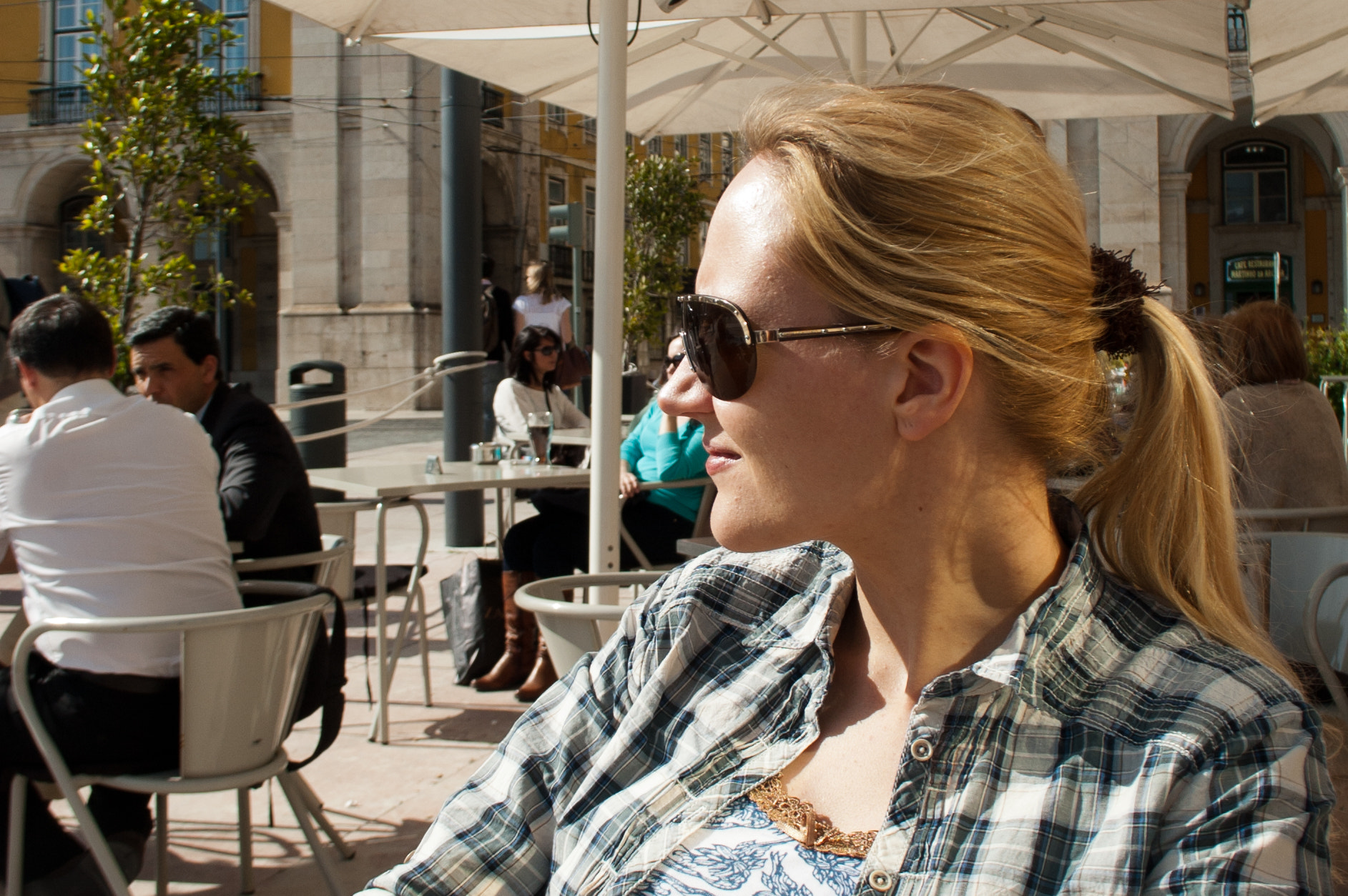 Nikon D40 sample photo. Carol enjoying life in lisbon photography