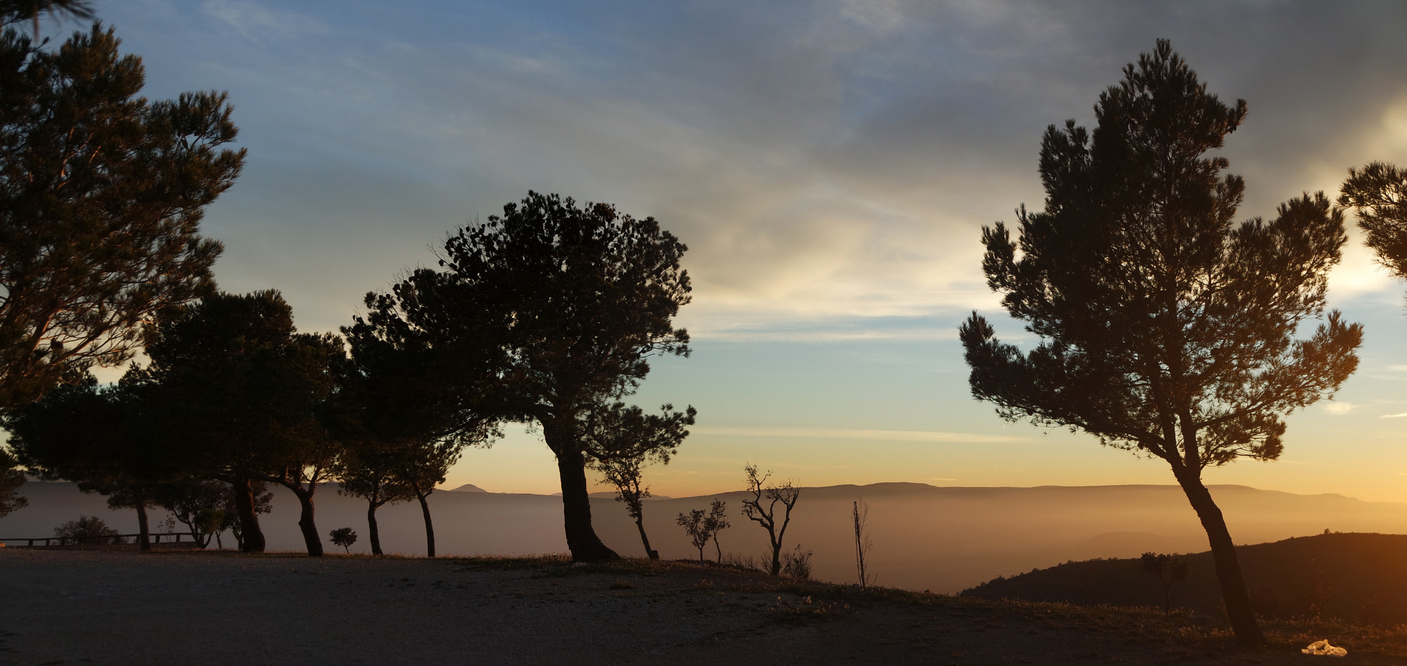 Samsung NX 16-50mm F3.5-5.6 Power Zoom ED OIS sample photo. Arboles disfruntando de las vistas photography
