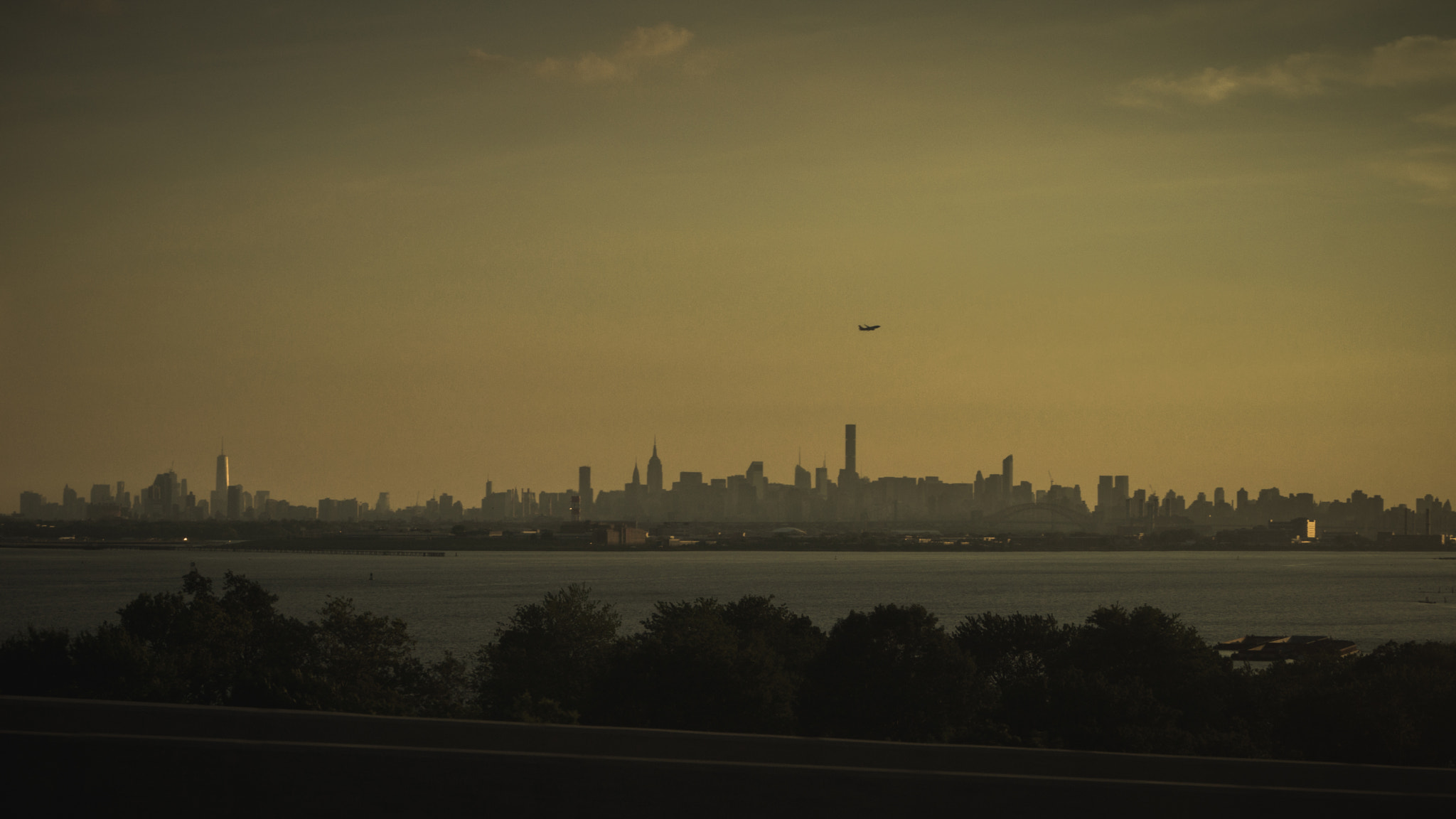Sony SLT-A65 (SLT-A65V) + Sony DT 18-55mm F3.5-5.6 SAM sample photo. Big city photography