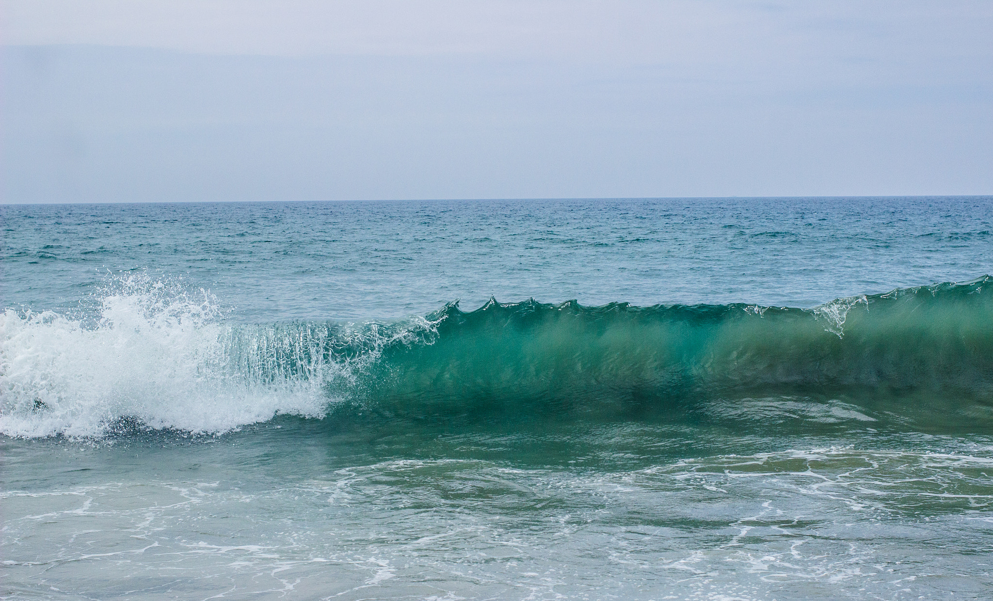 Canon EOS 600D (Rebel EOS T3i / EOS Kiss X5) + Canon EF 40mm F2.8 STM sample photo. Beach_day photography