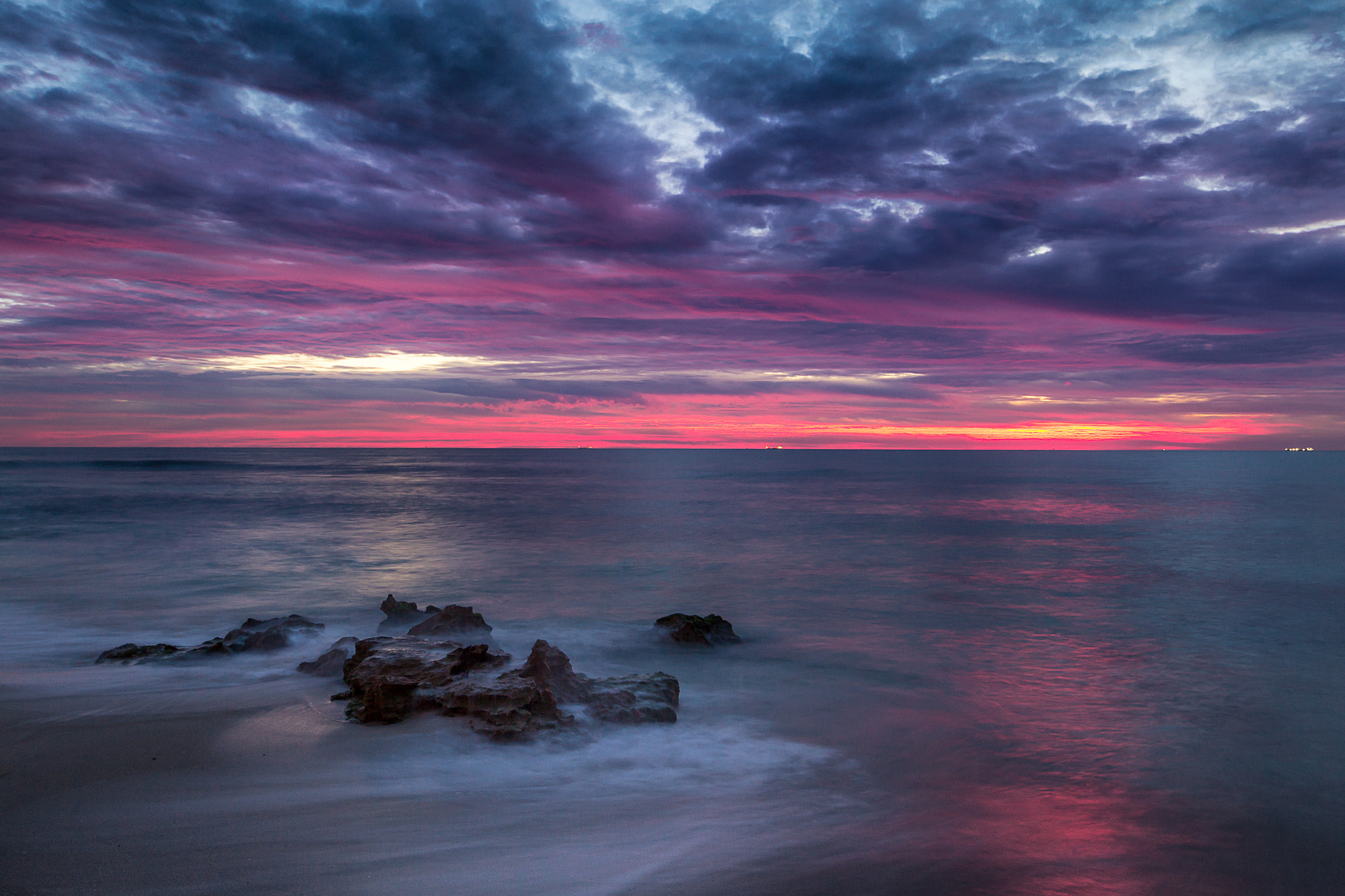 Canon EF 16-35mm F2.8L II USM sample photo. Red sky at waterman's bay photography