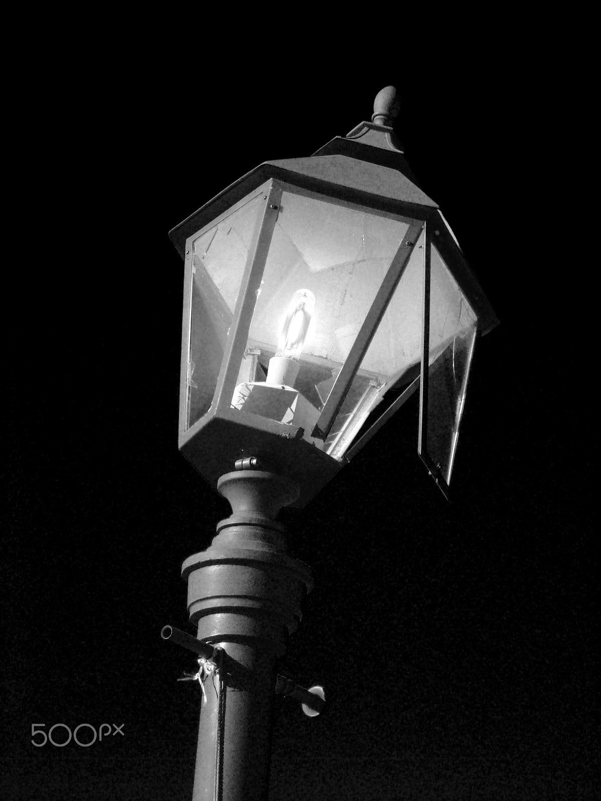 Sony Cyber-shot DSC-W110 sample photo. Broken hooligans street lamp photography