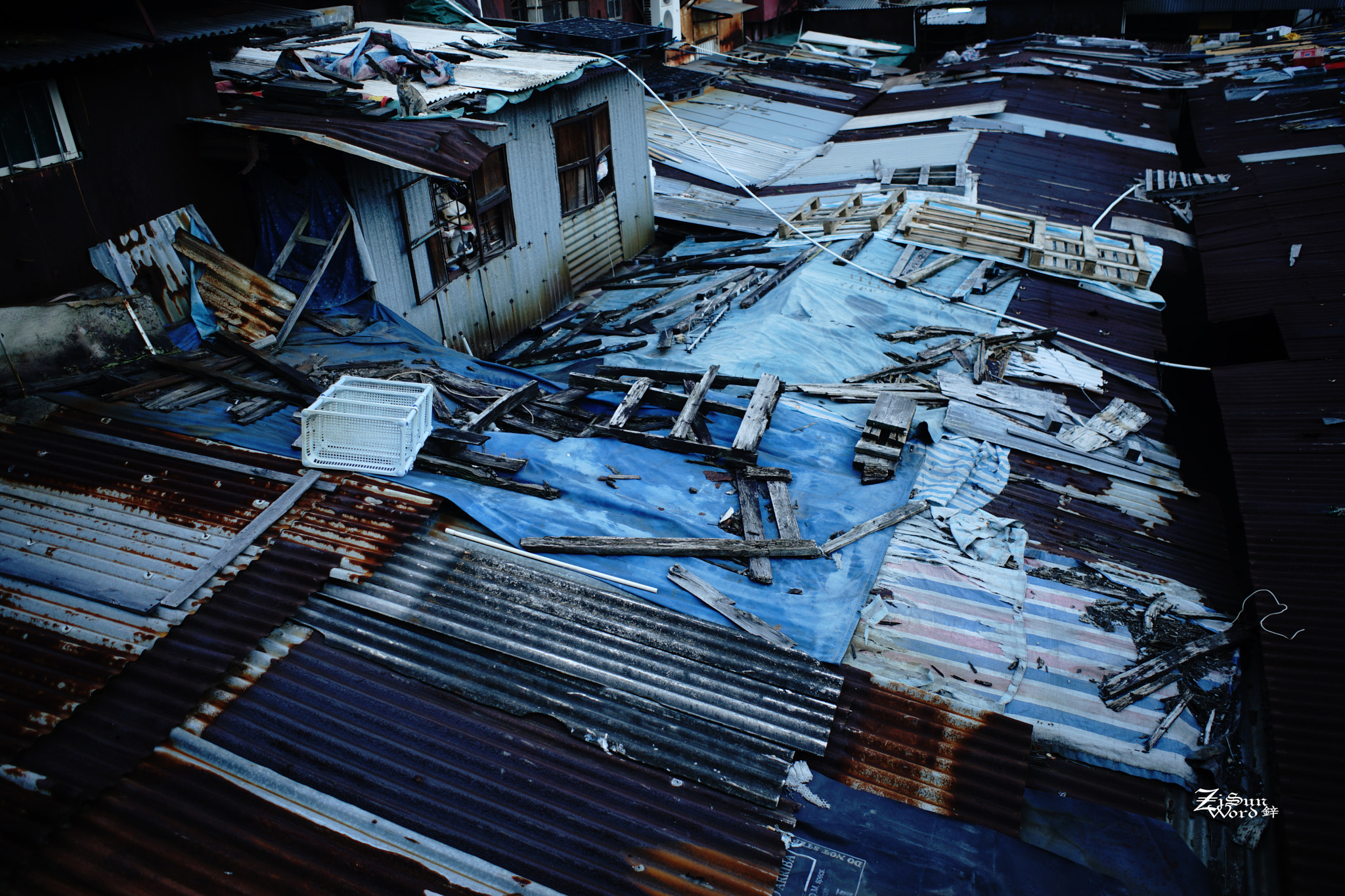 Sony a7 + Sony FE 28mm F2 sample photo. Building photography