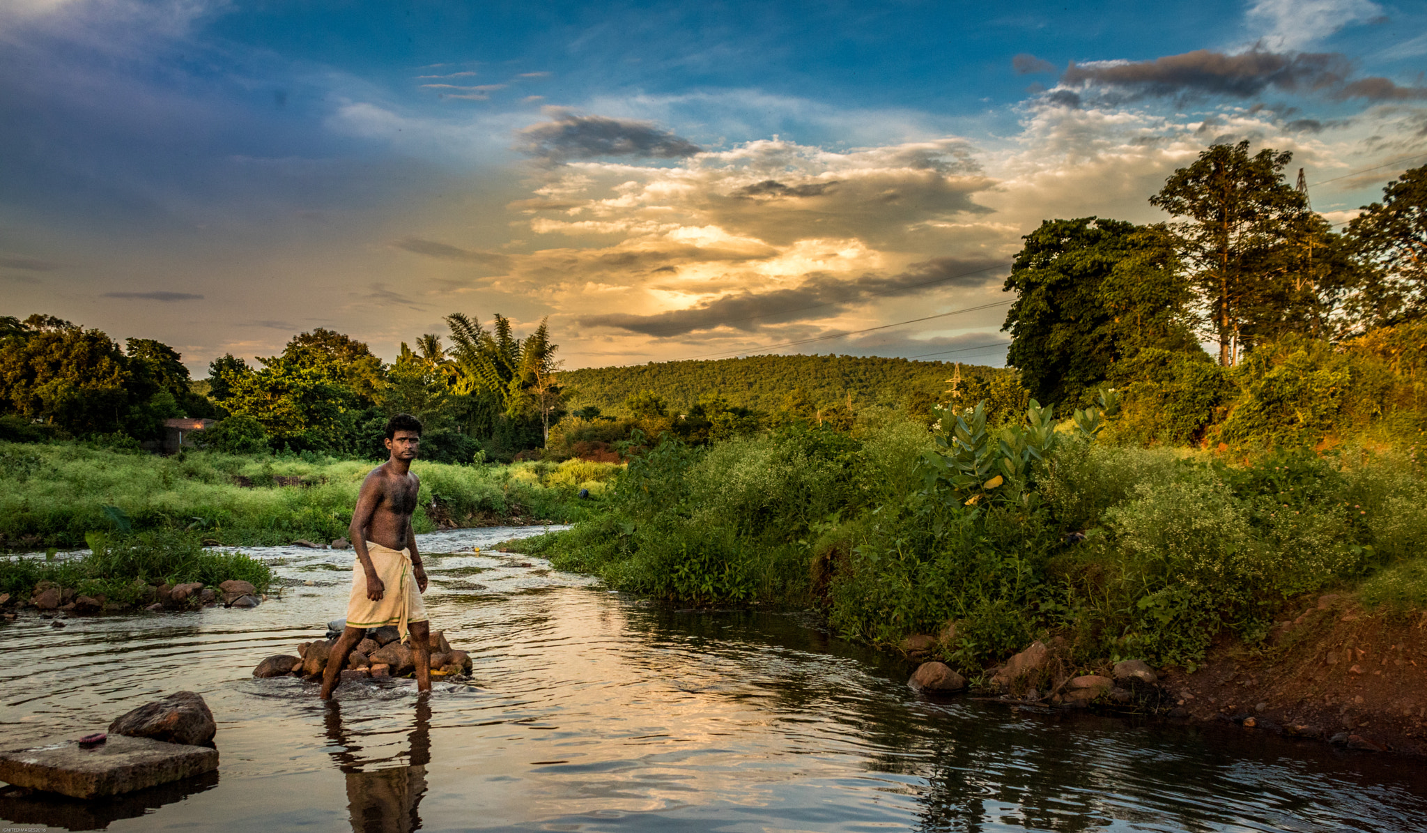 Canon EOS 750D (EOS Rebel T6i / EOS Kiss X8i) sample photo. Crossing the river photography