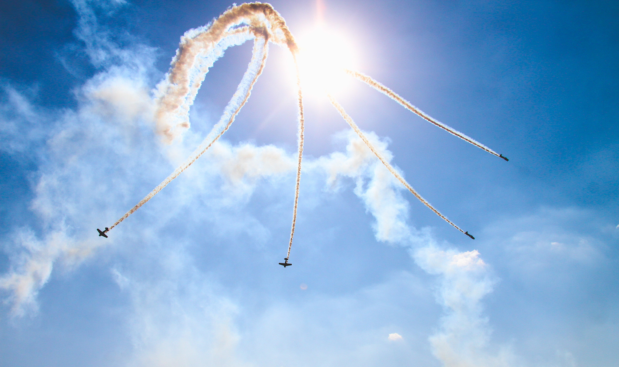 Canon EF-S 17-85mm F4-5.6 IS USM sample photo. Planes formation #1 photography