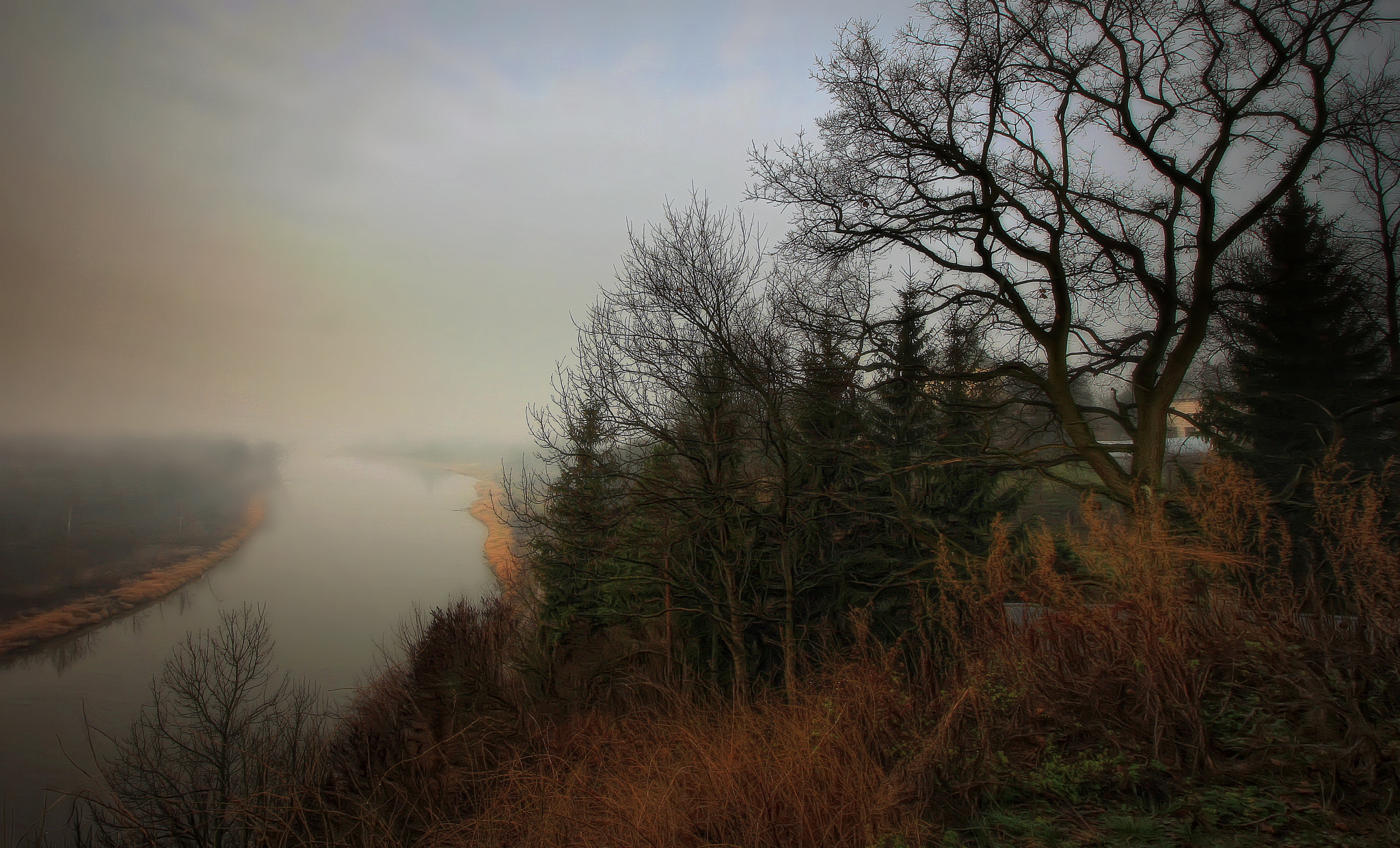 Canon EF-S 10-22mm F3.5-4.5 USM sample photo. () photography