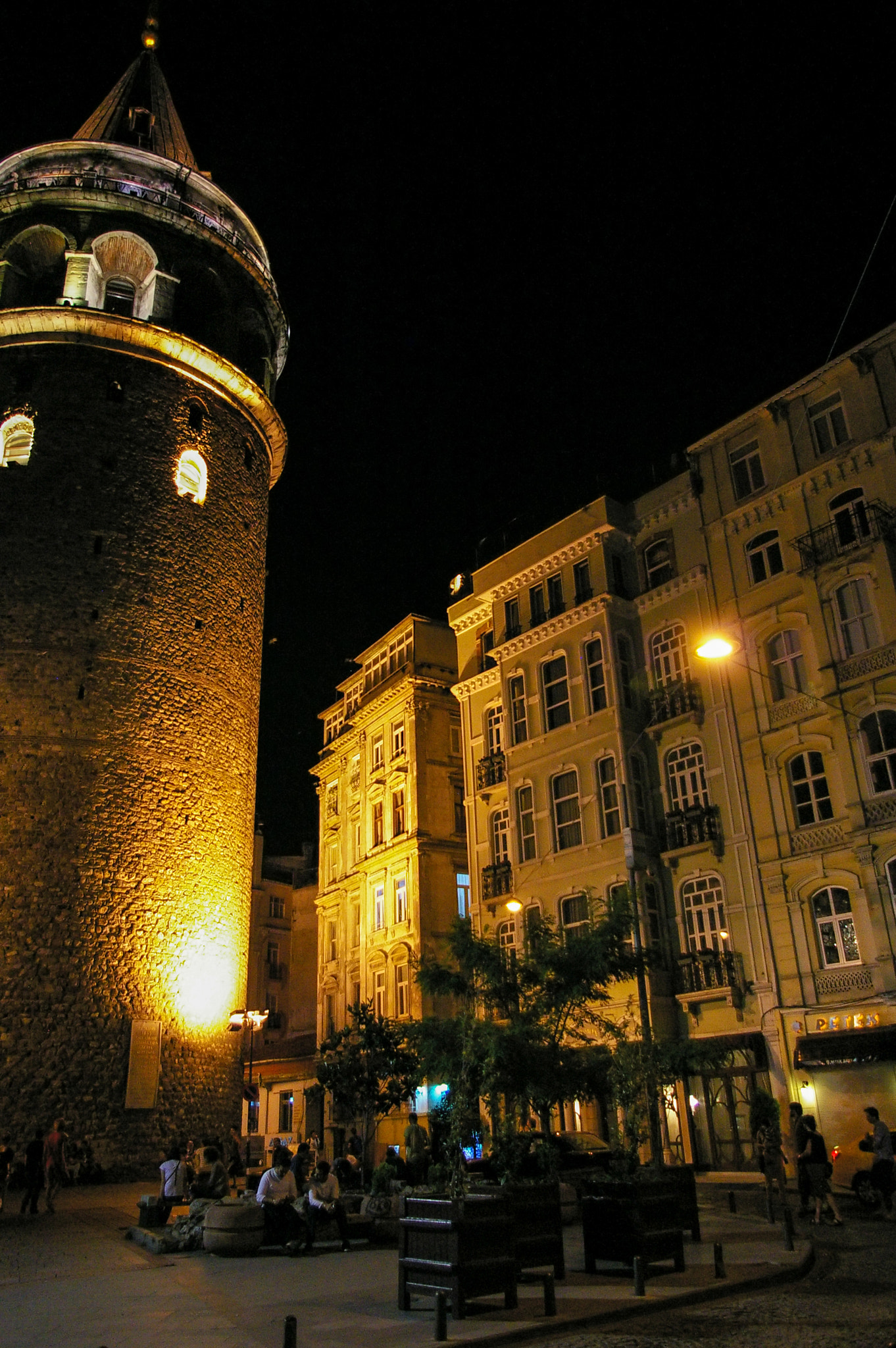 Pentax K100D Super + Pentax smc DA 18-55mm F3.5-5.6 AL sample photo. Galata tower at night, istanbul, summer 2010. photography