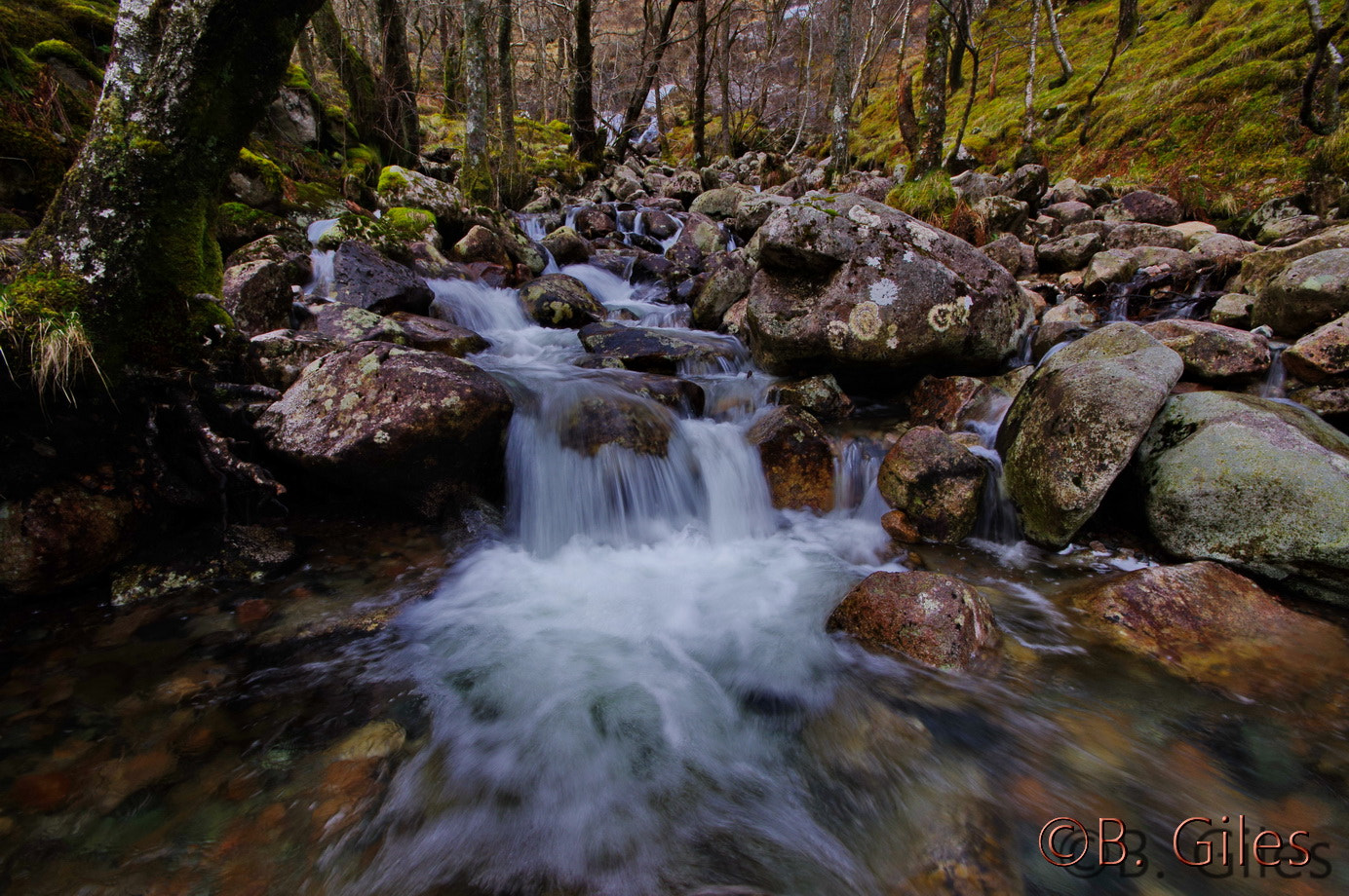 Sigma AF 10-20mm F4-5.6 EX DC sample photo. Water falling from  ben nevis photography