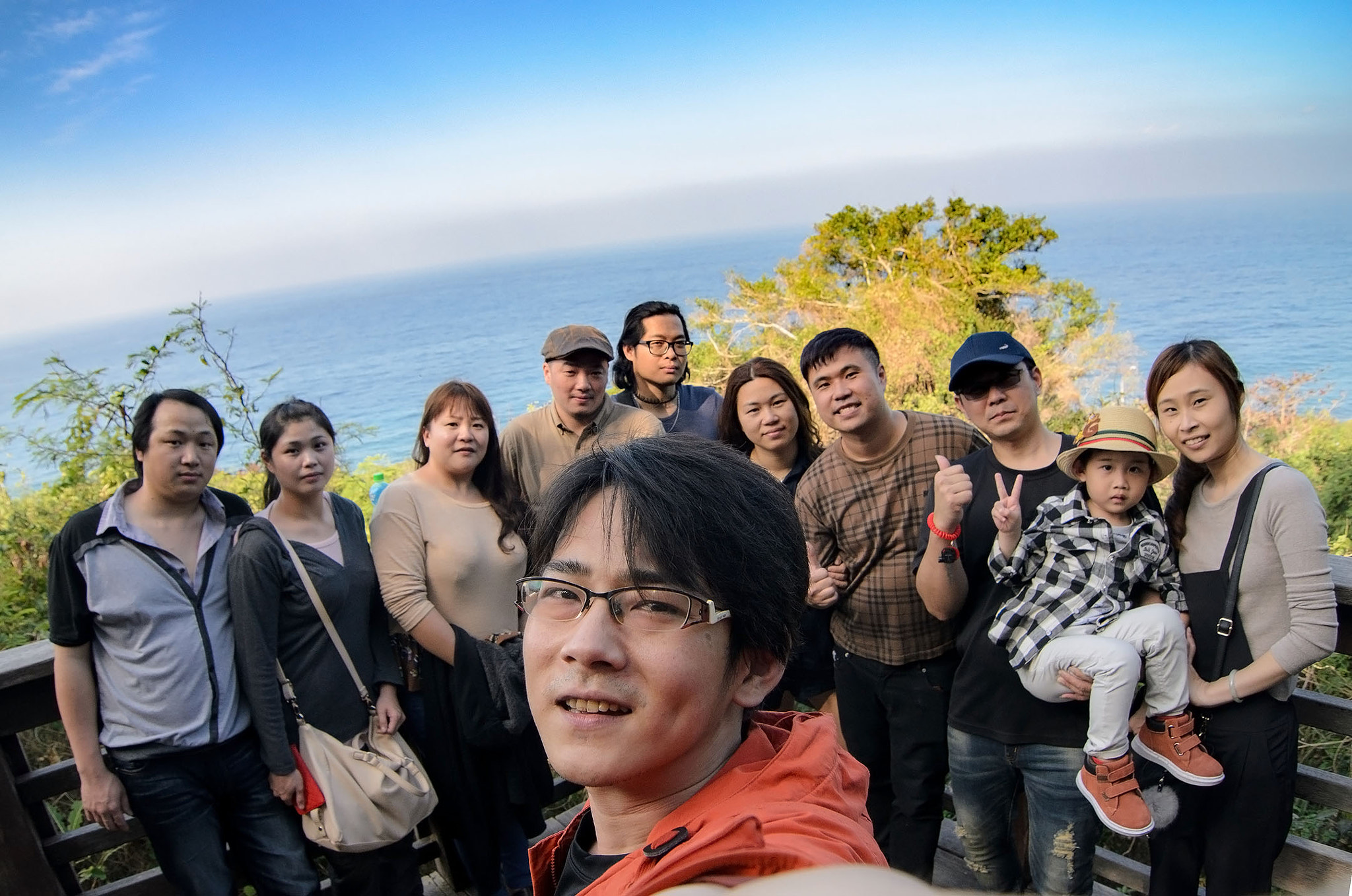 Tokina AT-X Pro 11-16mm F2.8 DX sample photo. I'm with my friends photography