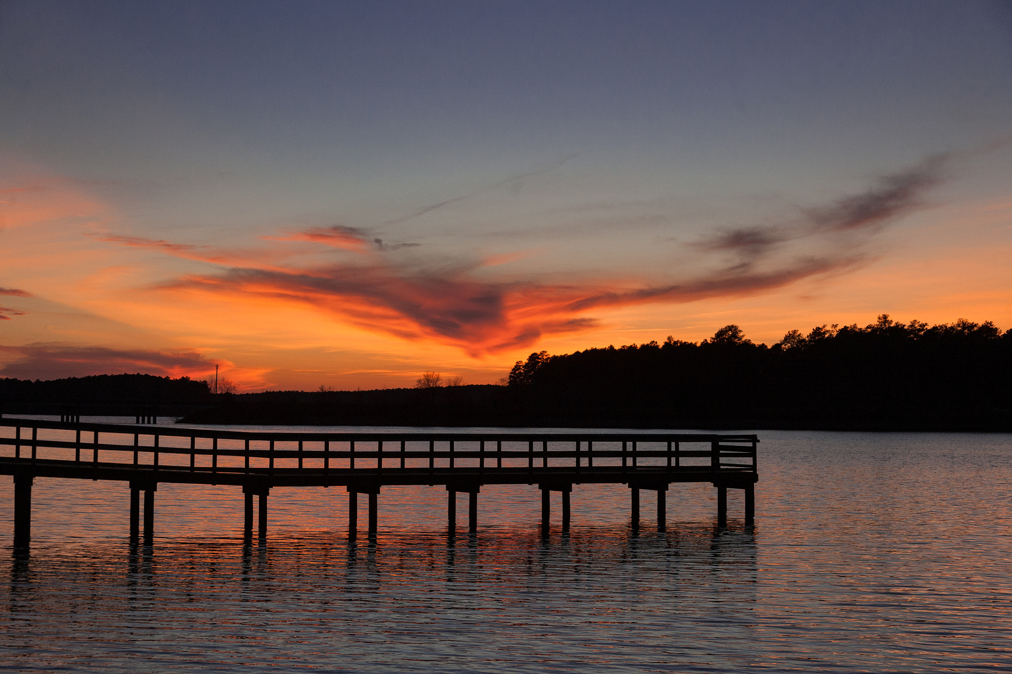 Canon EOS 5D + Canon EF 28-135mm F3.5-5.6 IS USM sample photo. Winter sunset over falls lake (raleigh, nc) photography