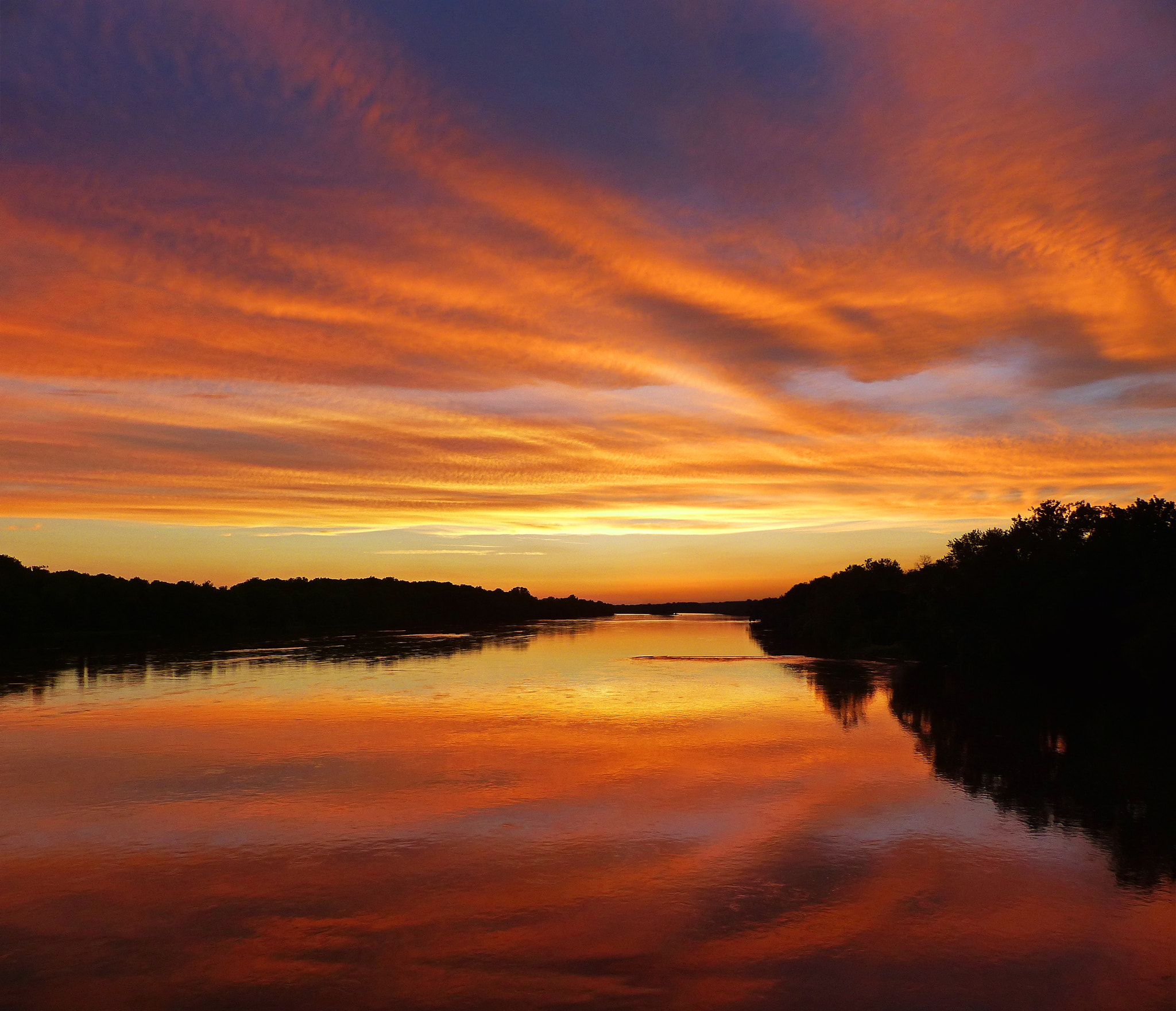 Leica V-Lux 4 sample photo. Orange and gold at sunset photography