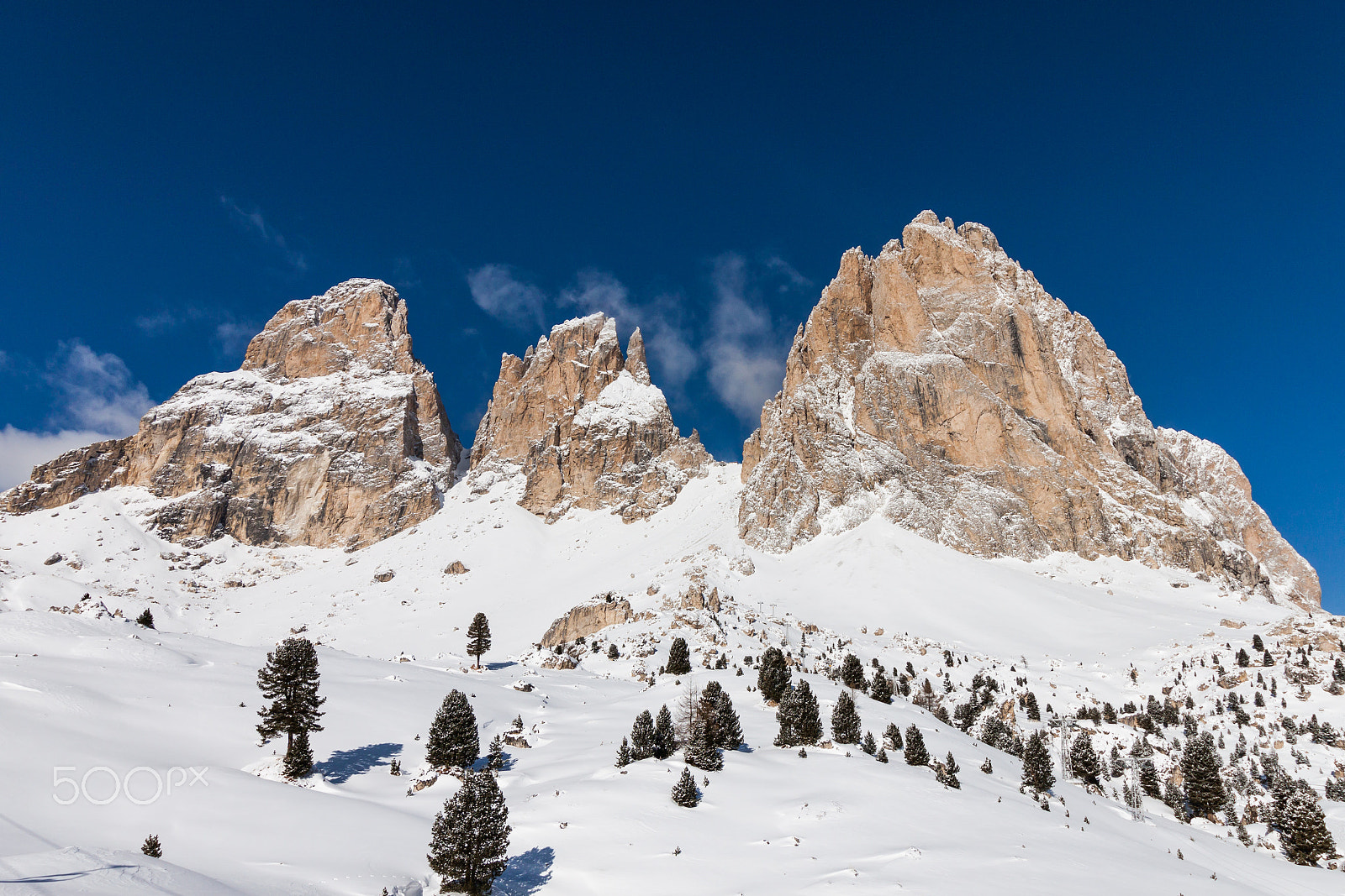 Canon EOS 500D (EOS Rebel T1i / EOS Kiss X3) sample photo. The sassolungo (langkofel) group of the italian dolomites in winter photography
