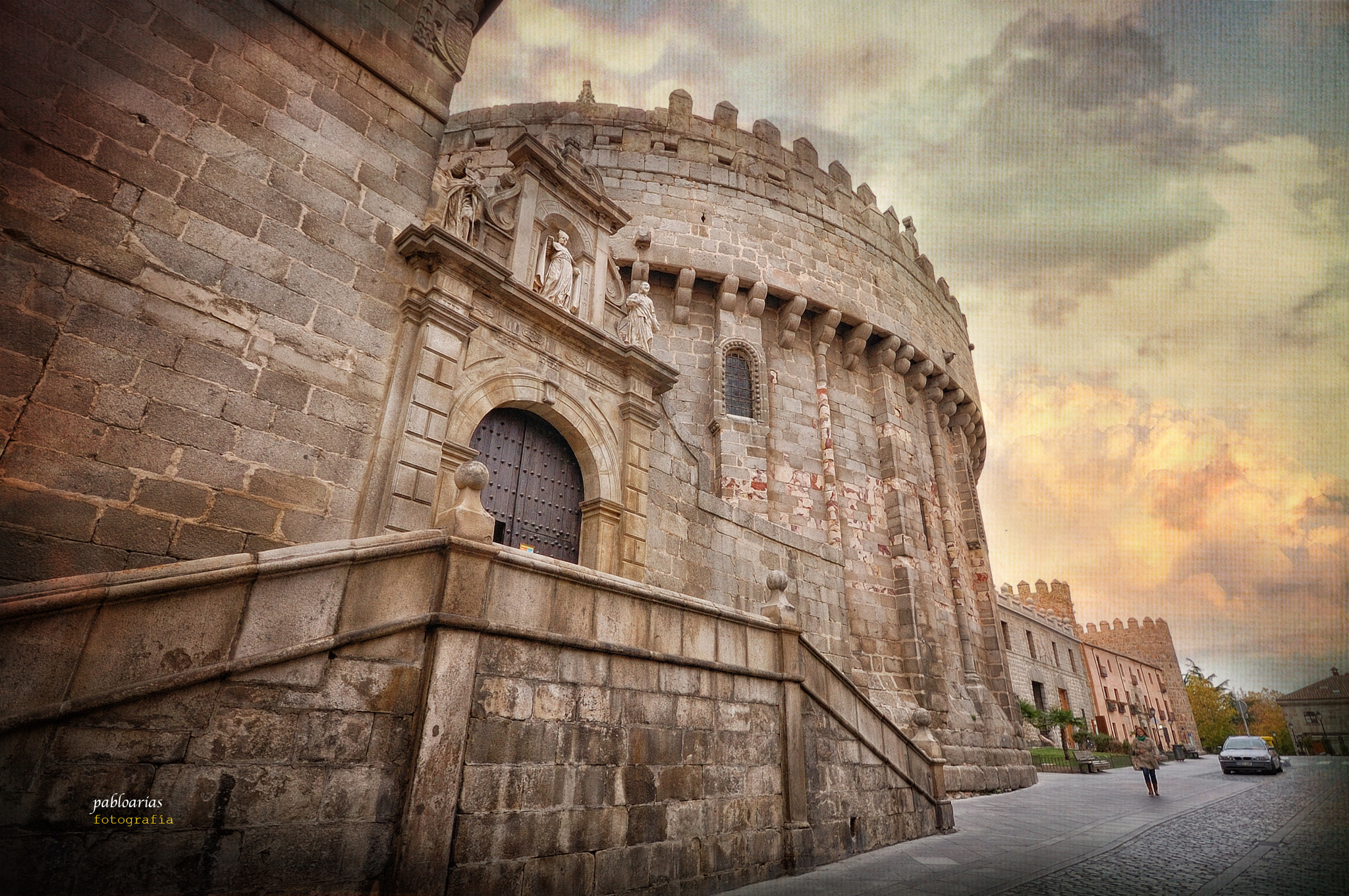Sigma 10-20mm F4-5.6 EX DC HSM sample photo. Cimorro de la catedral de avila photography