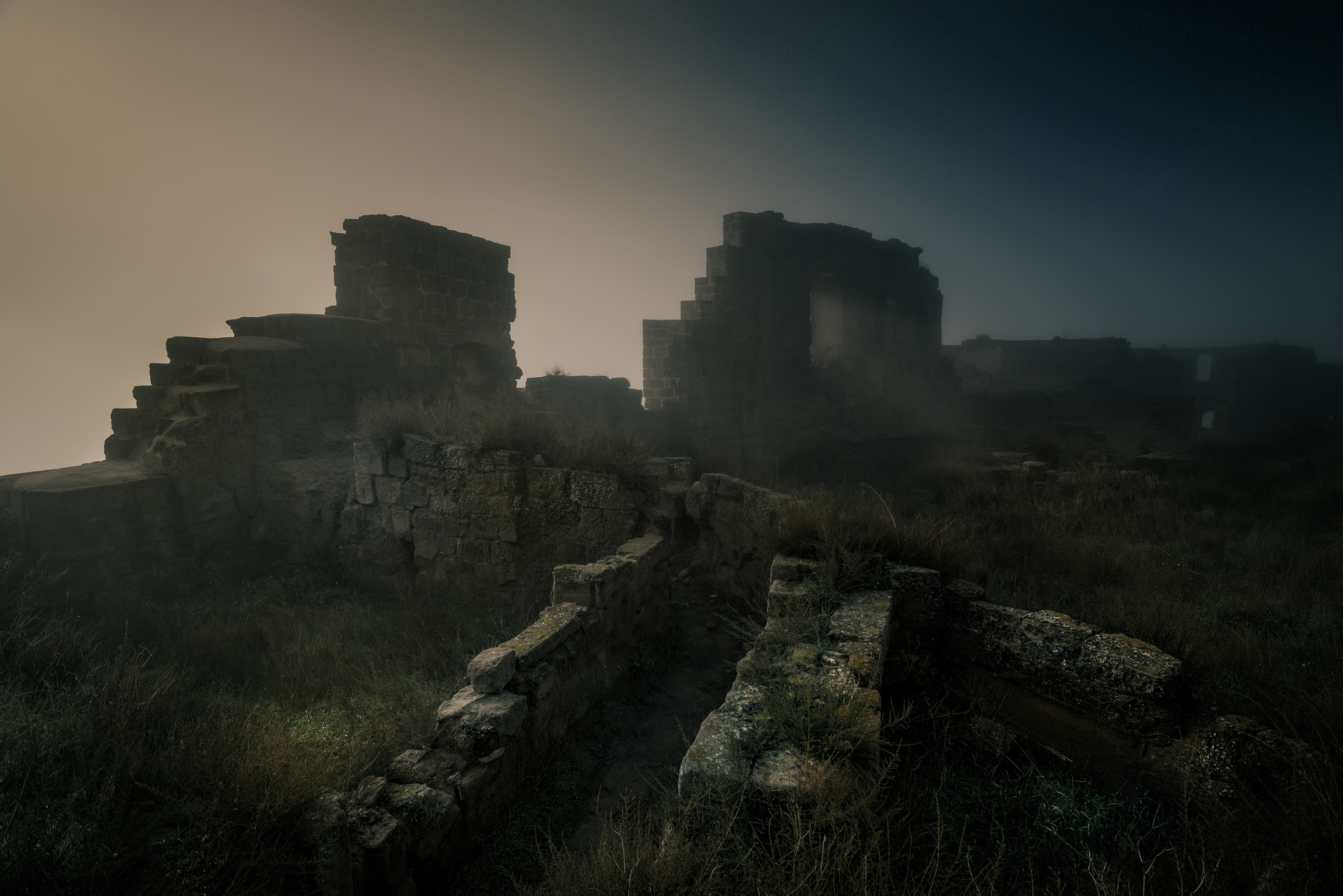 Nikon D500 sample photo. Montearagon castle: through the mist photography