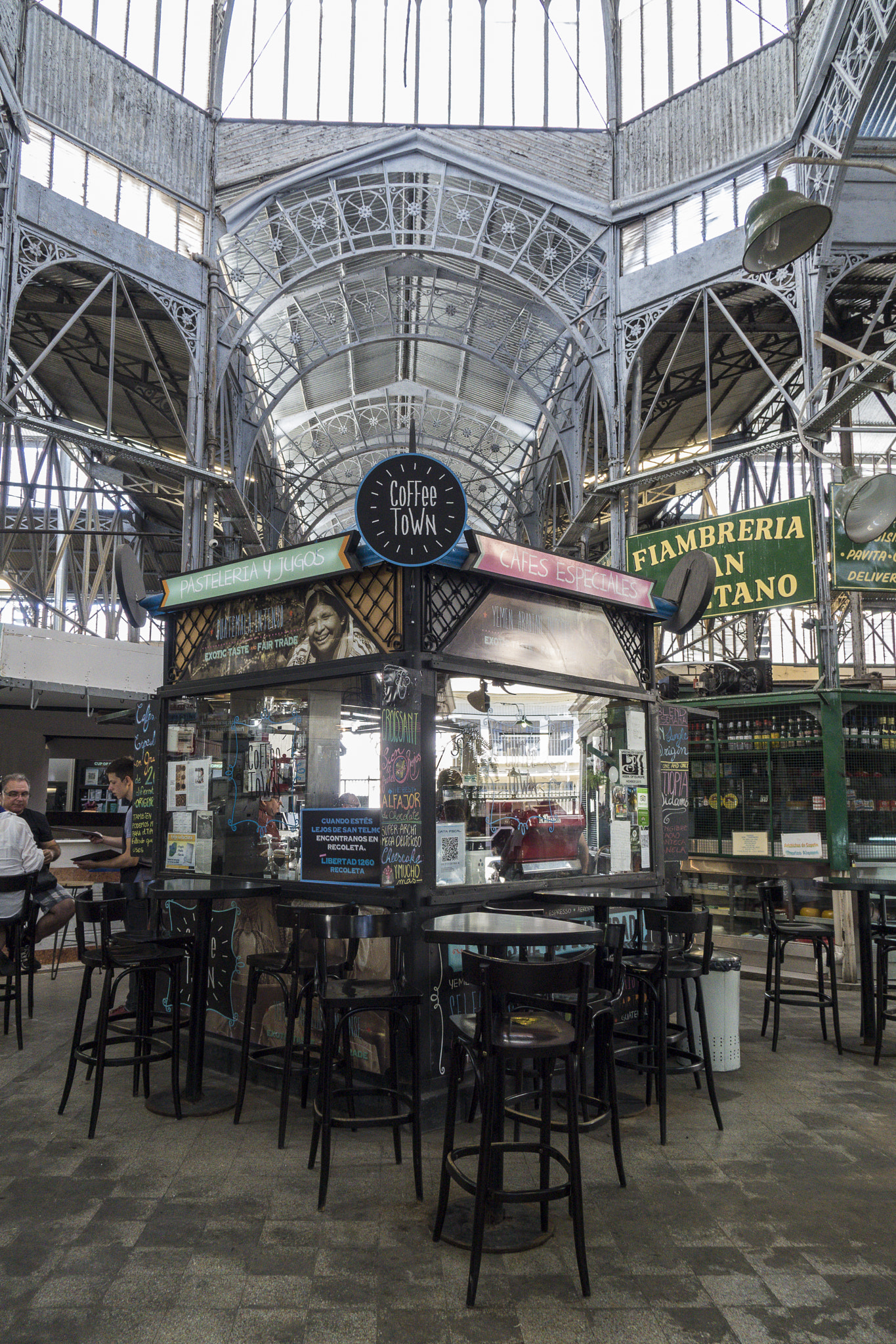 24-200mm F2.8 sample photo. El mercado lv - barcito photography