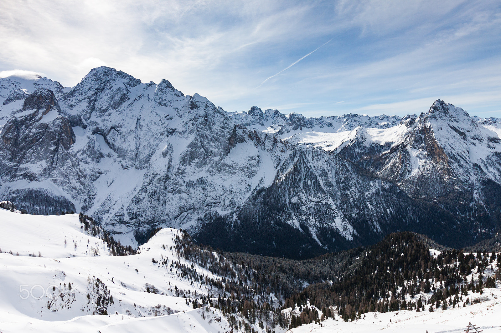 Canon EOS 500D (EOS Rebel T1i / EOS Kiss X3) + Canon EF-S 10-18mm F4.5–5.6 IS STM sample photo. View of the italian dolomites in winter photography