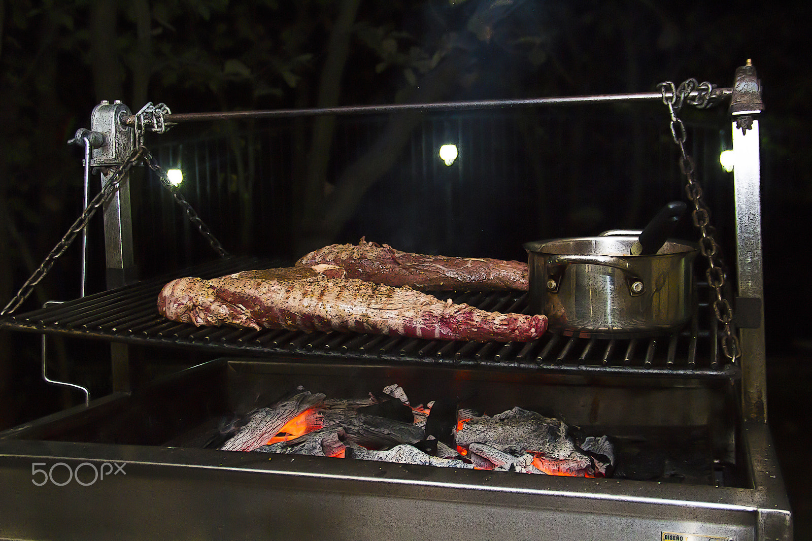 Canon EOS 100D (EOS Rebel SL1 / EOS Kiss X7) sample photo. Grill night photography