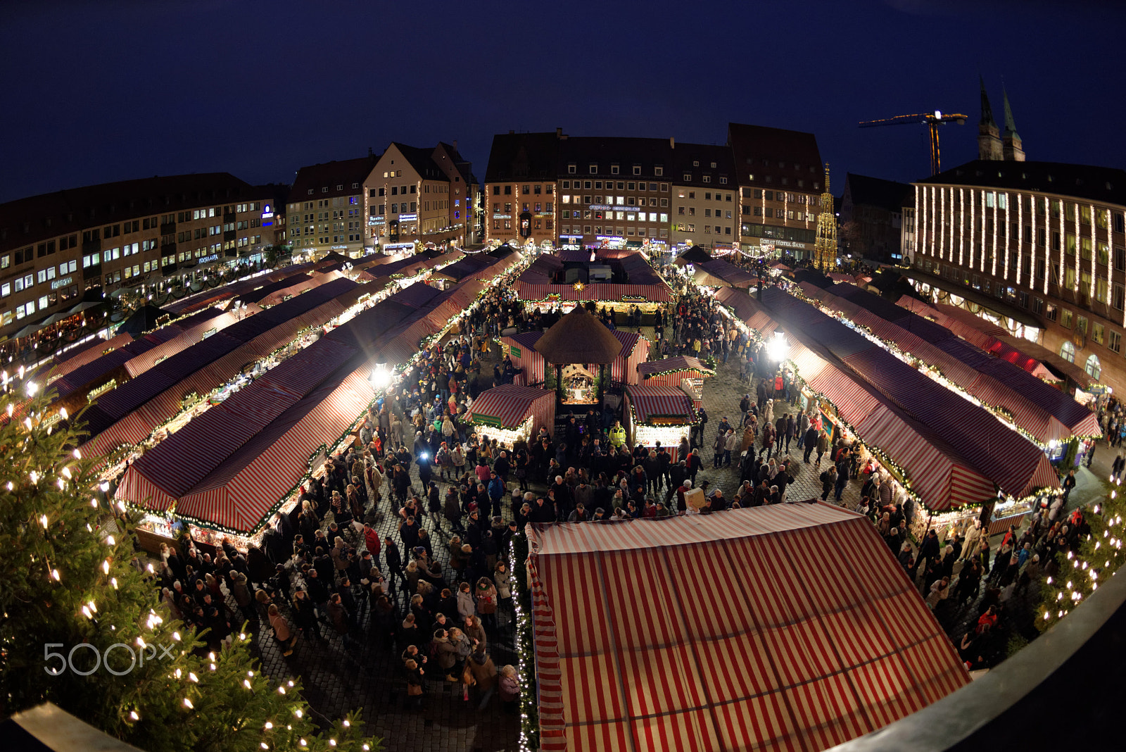 Nikon D810 + Nikon AF Fisheye-Nikkor 16mm F2.8D sample photo. Nürnberg, christkindlmarkt, nachtaufnahme photography