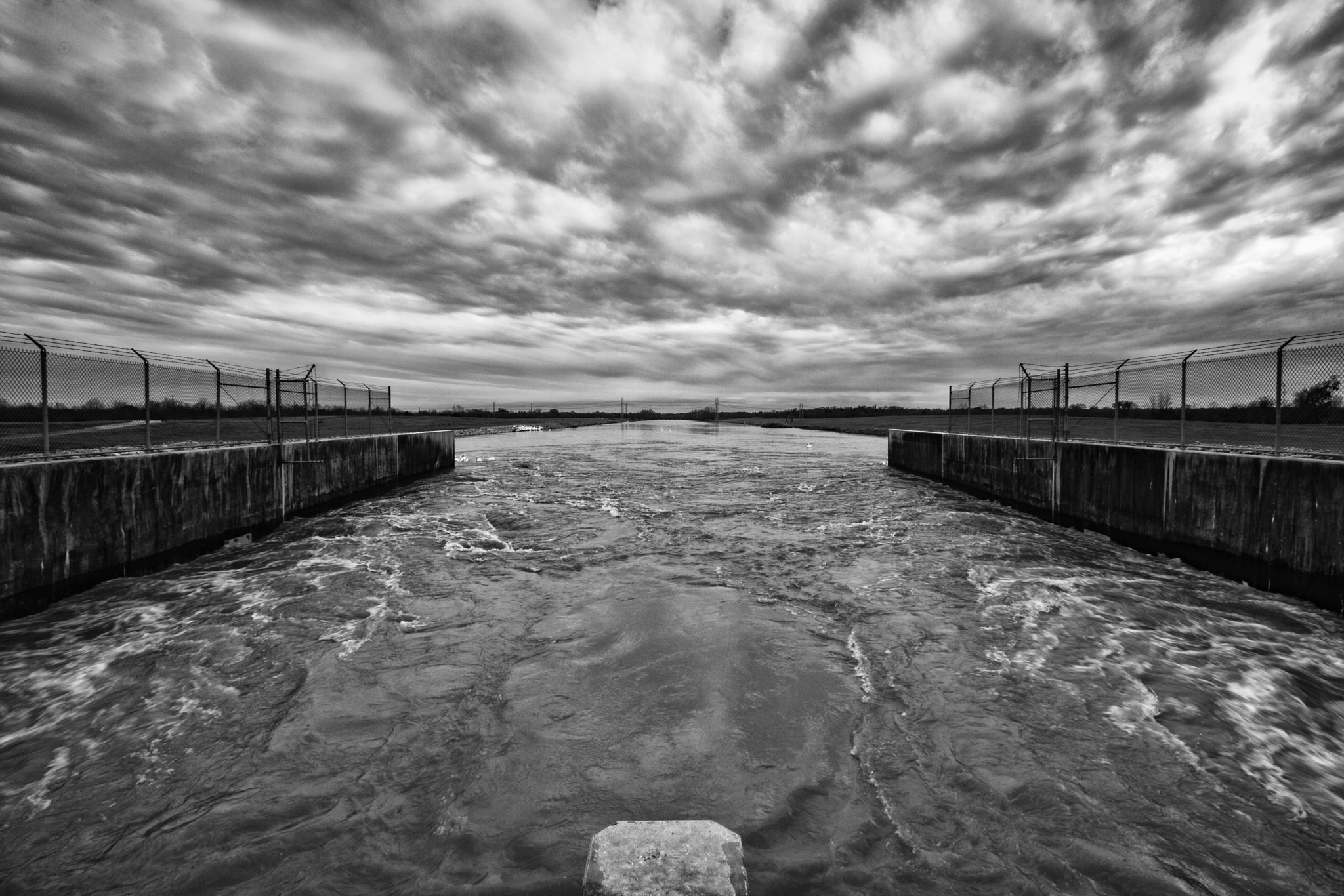 Canon EF-S 10-22mm F3.5-4.5 USM sample photo. Turbulence photography