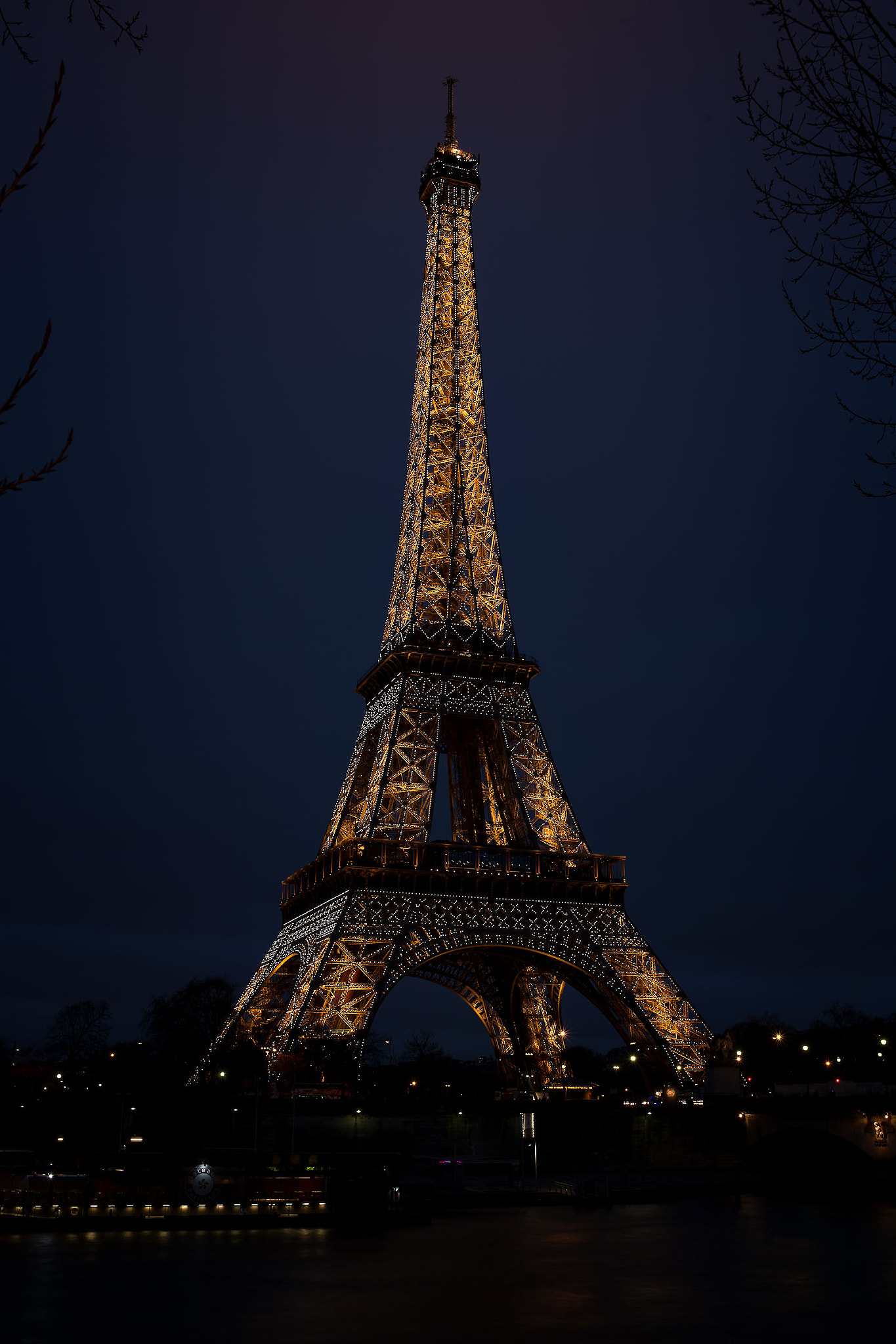 Nikon Df + Nikon AF-S Nikkor 35mm F1.8G ED sample photo. Eiffel tower with light kopie photography